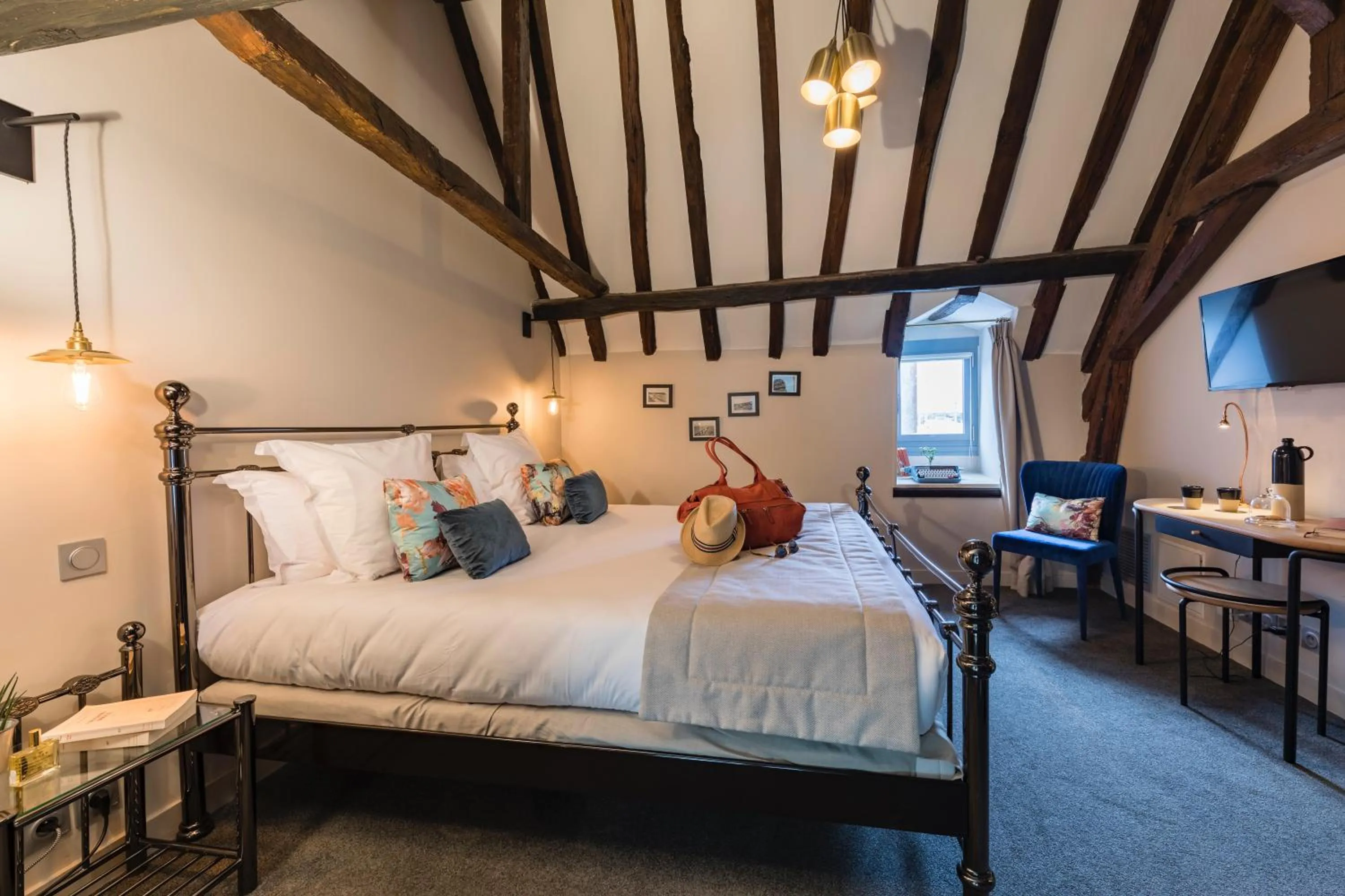 Bedroom, Bed in Le Général d'Elbée Hotel & Spa - Teritoria