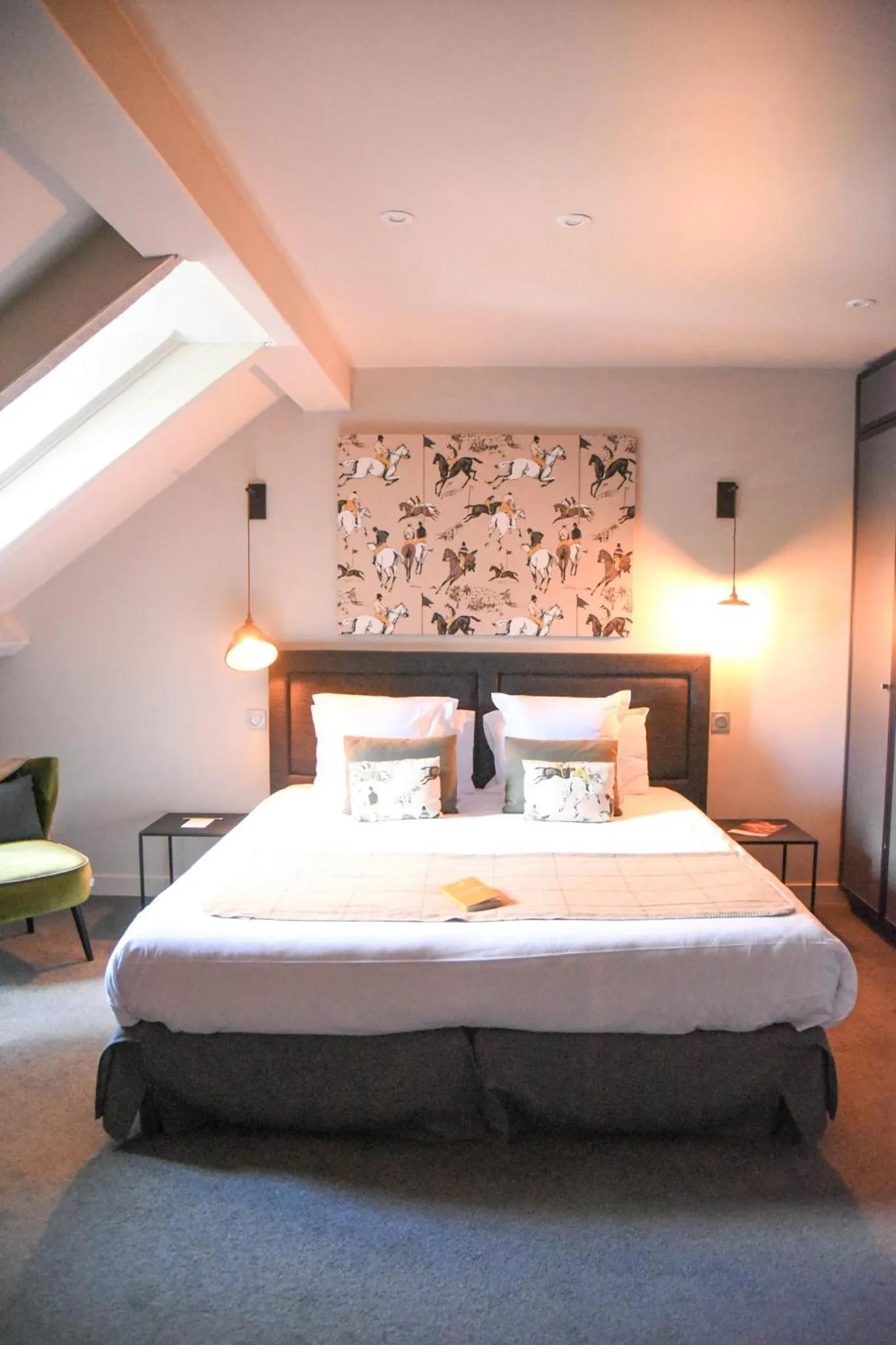 Bed in Le Général d'Elbée Hotel & Spa - Teritoria