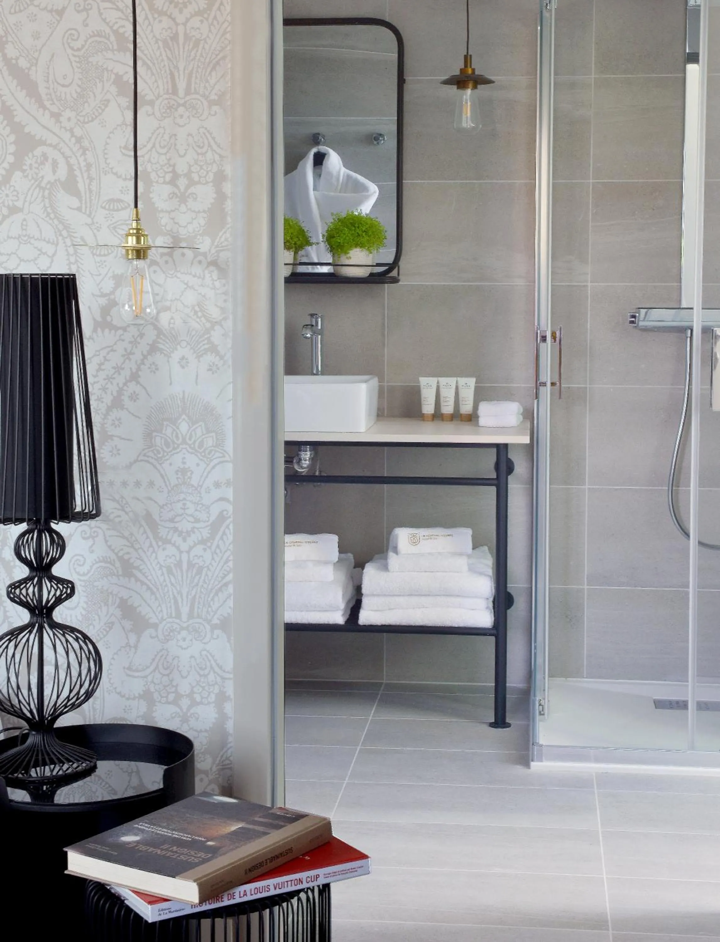 Bathroom in Le Général d'Elbée Hotel & Spa - Teritoria