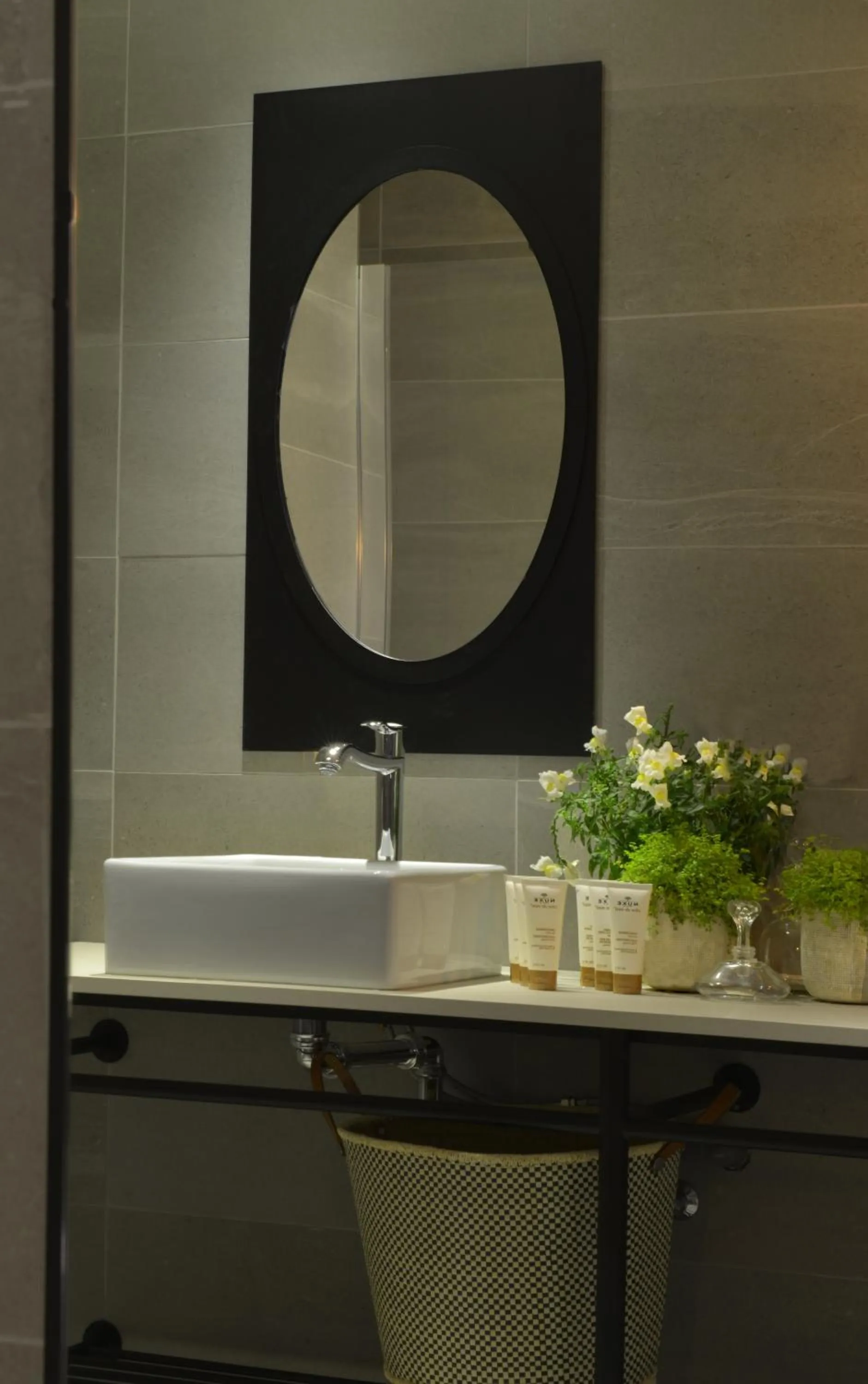 Bathroom in Le Général d'Elbée Hotel & Spa - Teritoria