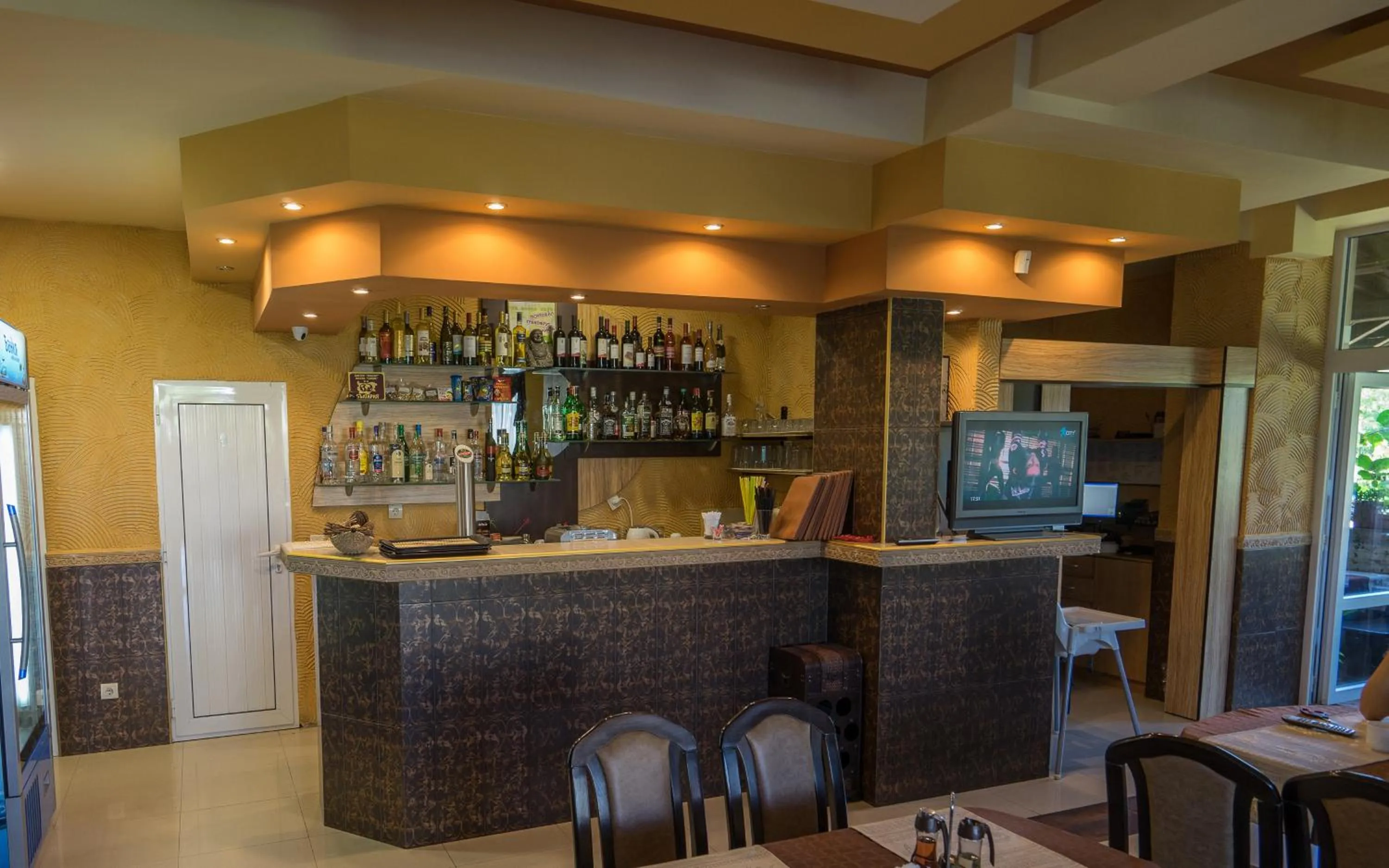 Restaurant/places to eat in Hotel Luxor