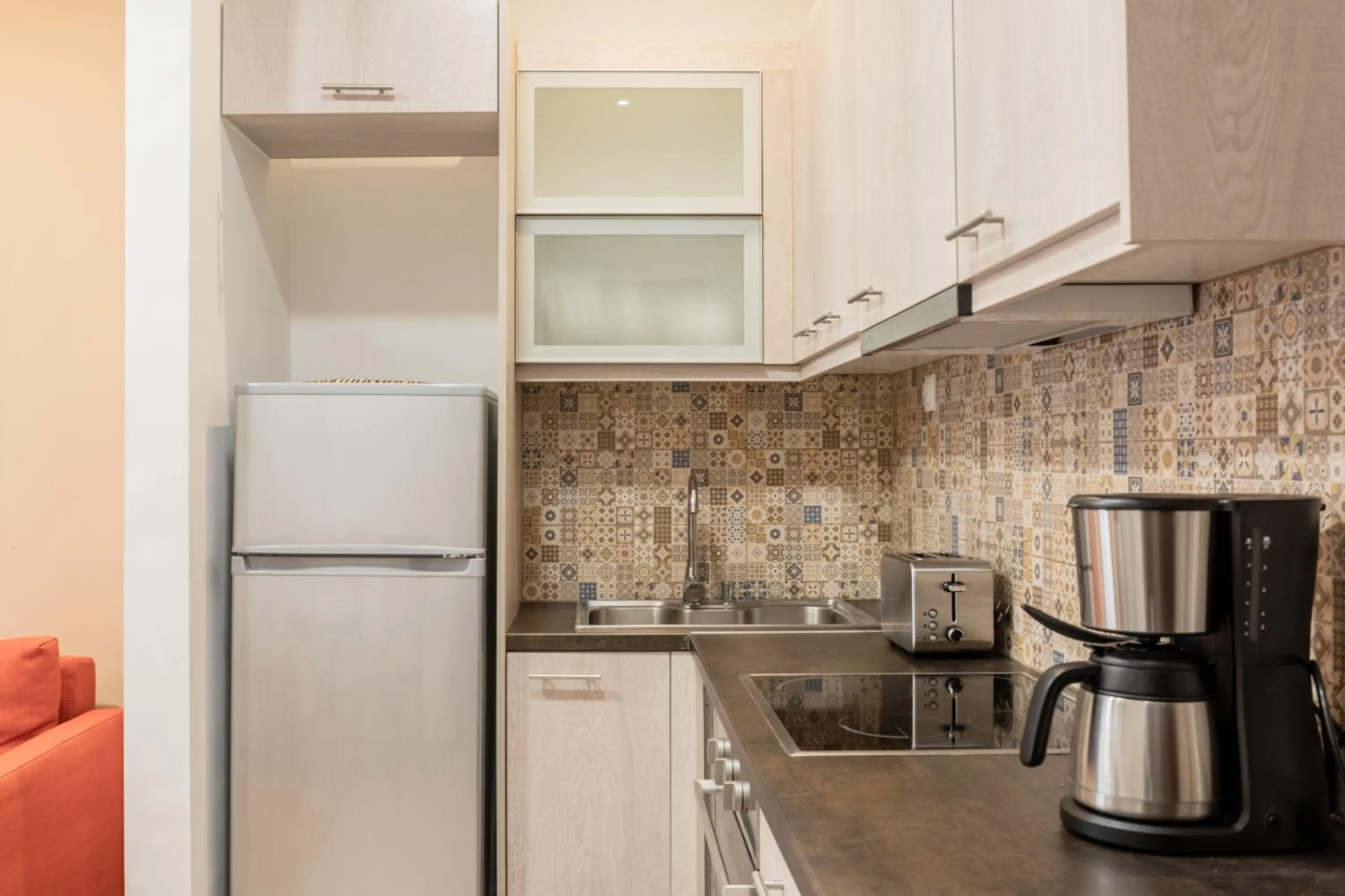 stove in Nicholas Point Apartments and Rooms