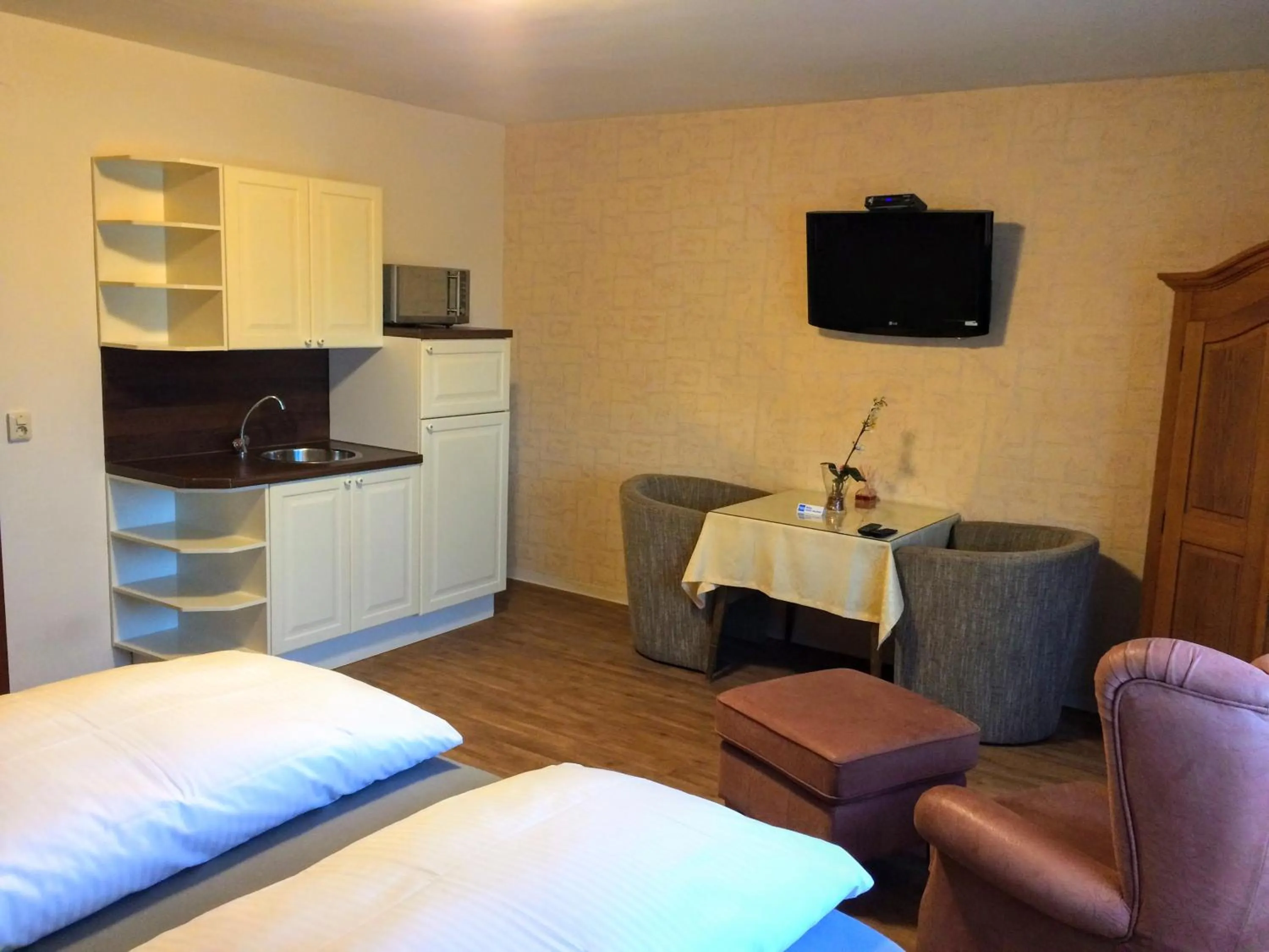 Bed in Hotel zum Schnackel in Mainz