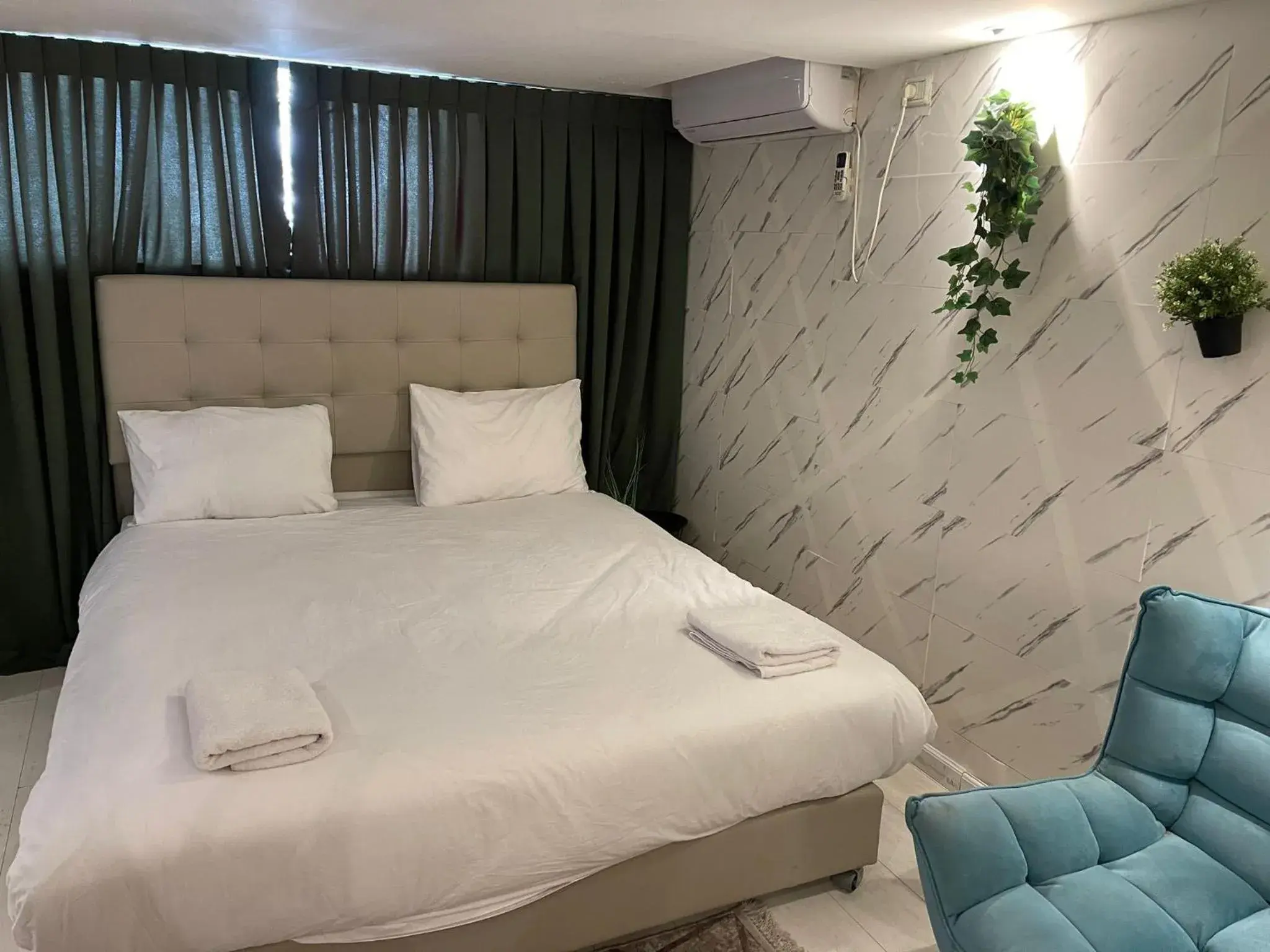 Deluxe Double or Twin Room in Lago Suites Hotel Deluxe Double or Twin Room in Lago Suites Hotel