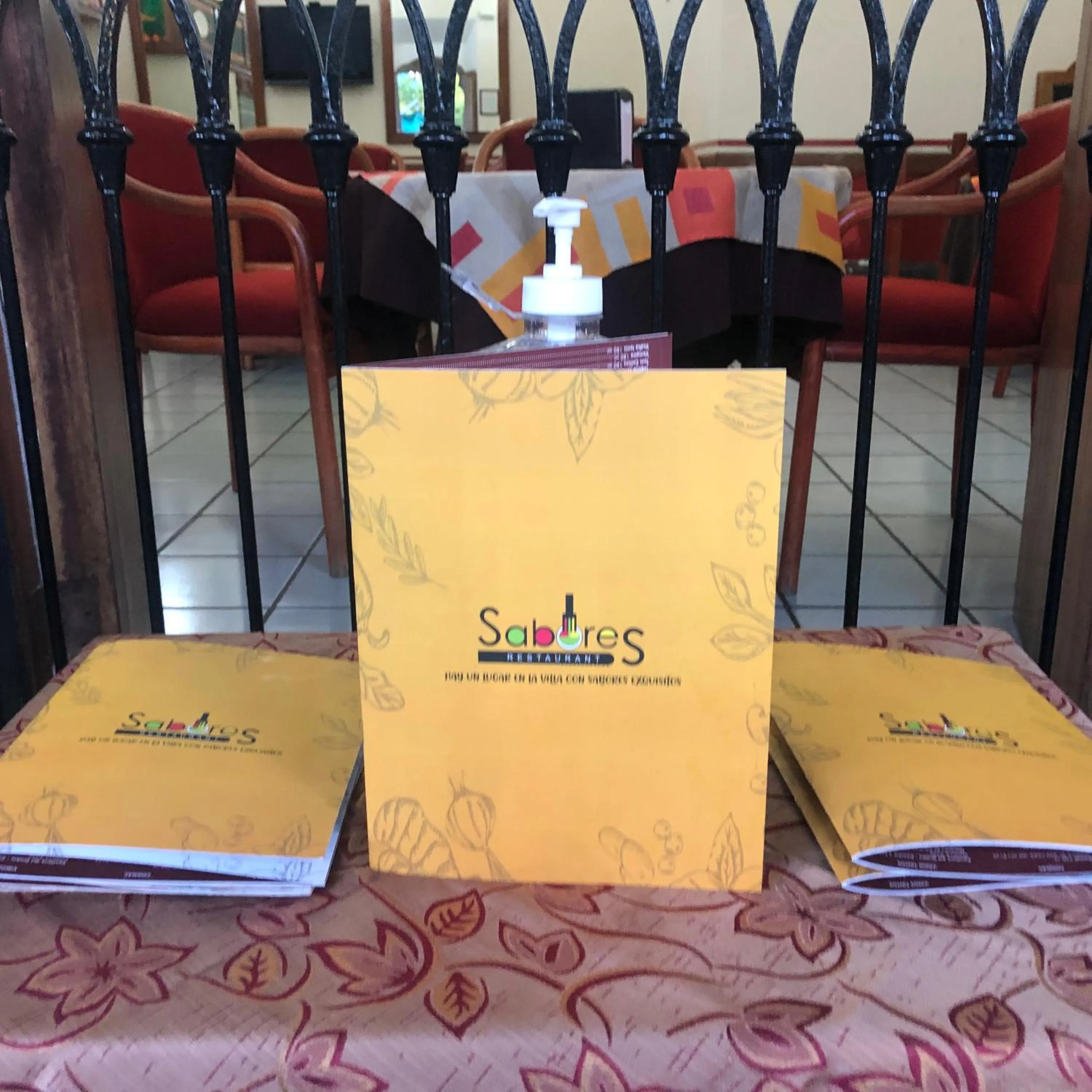 Restaurant/places to eat in Hotel Concierge Plaza Colima