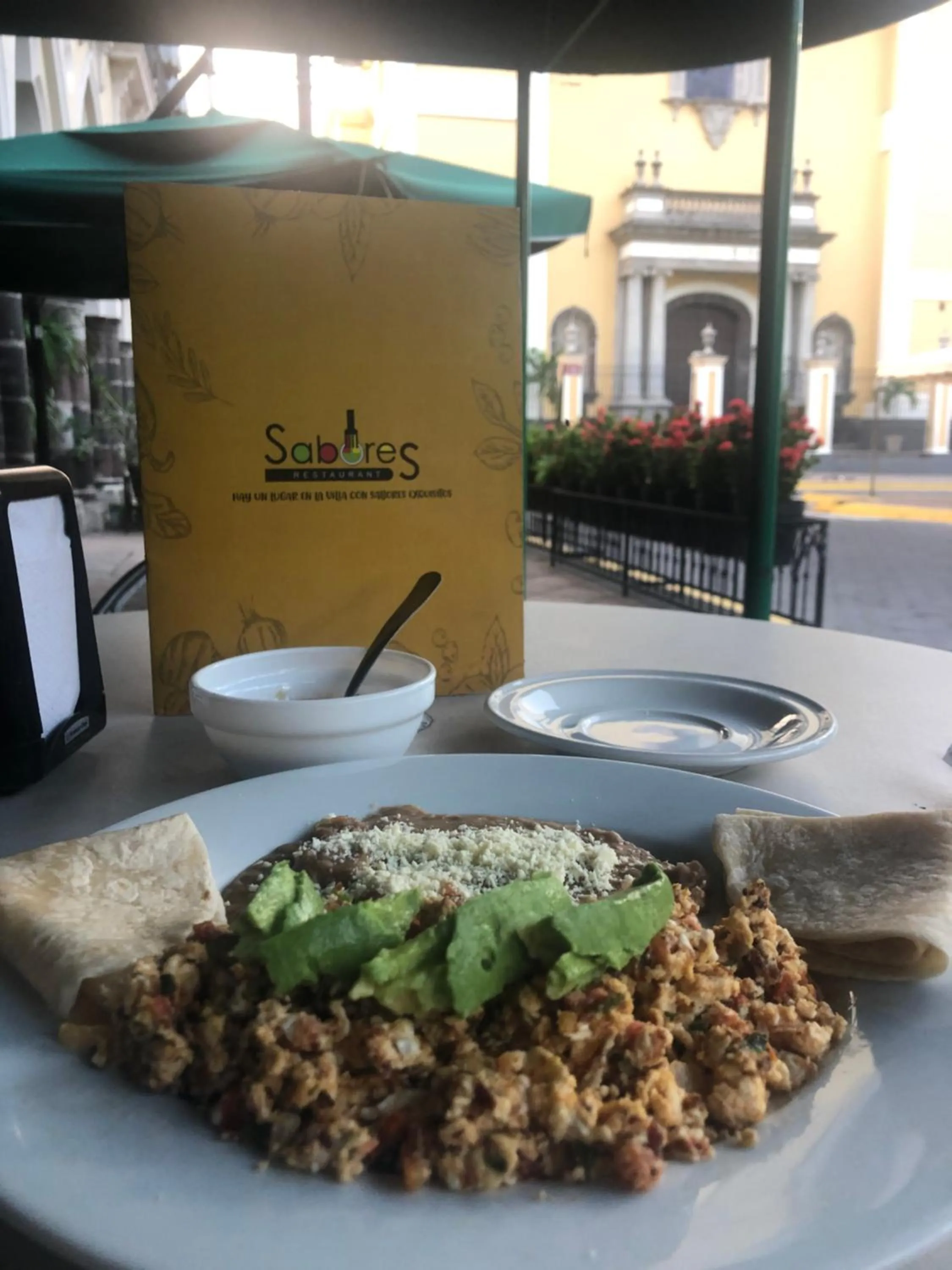 Restaurant/places to eat in Hotel Concierge Plaza Colima