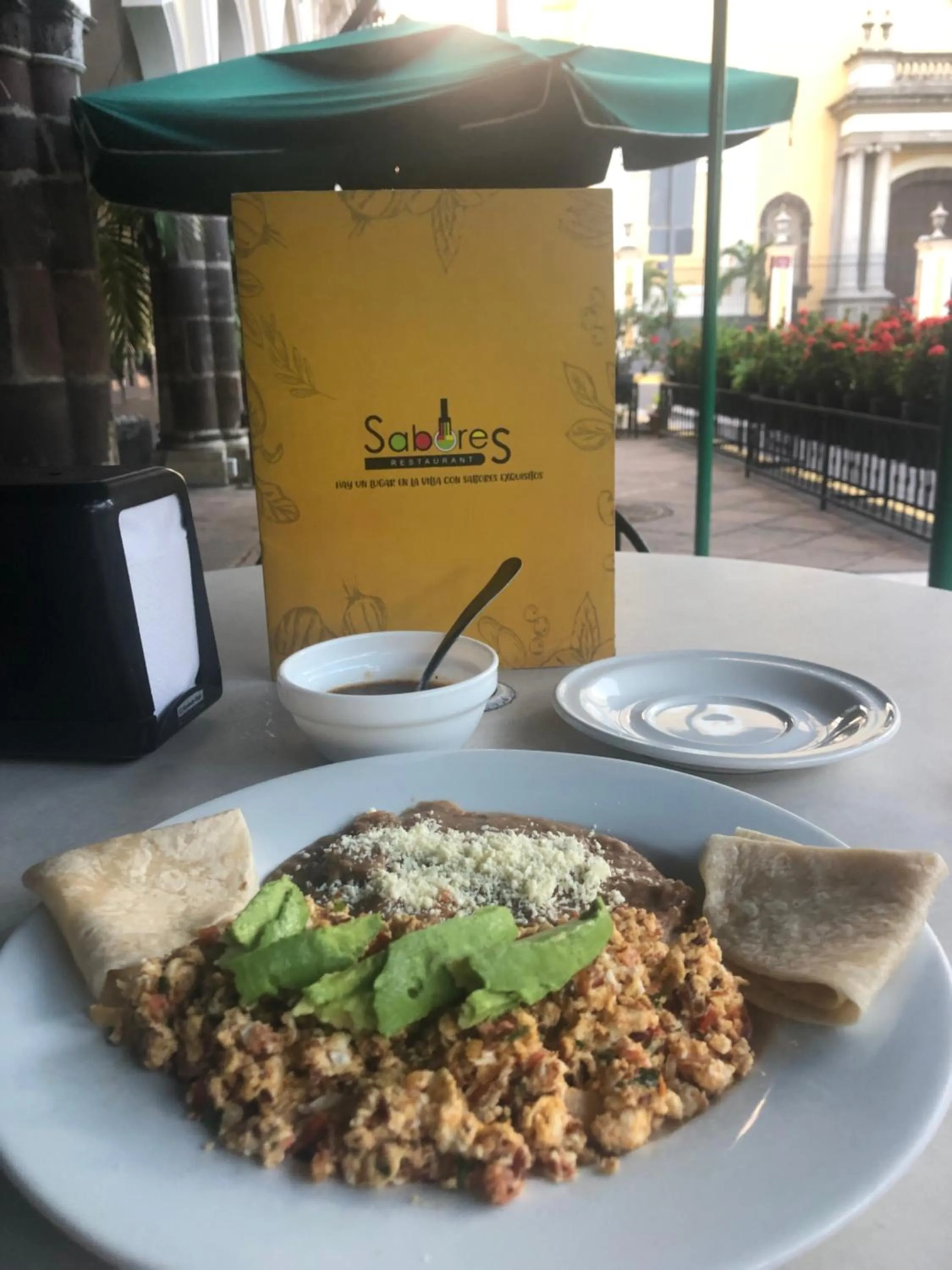 Restaurant/places to eat in Hotel Concierge Plaza Colima