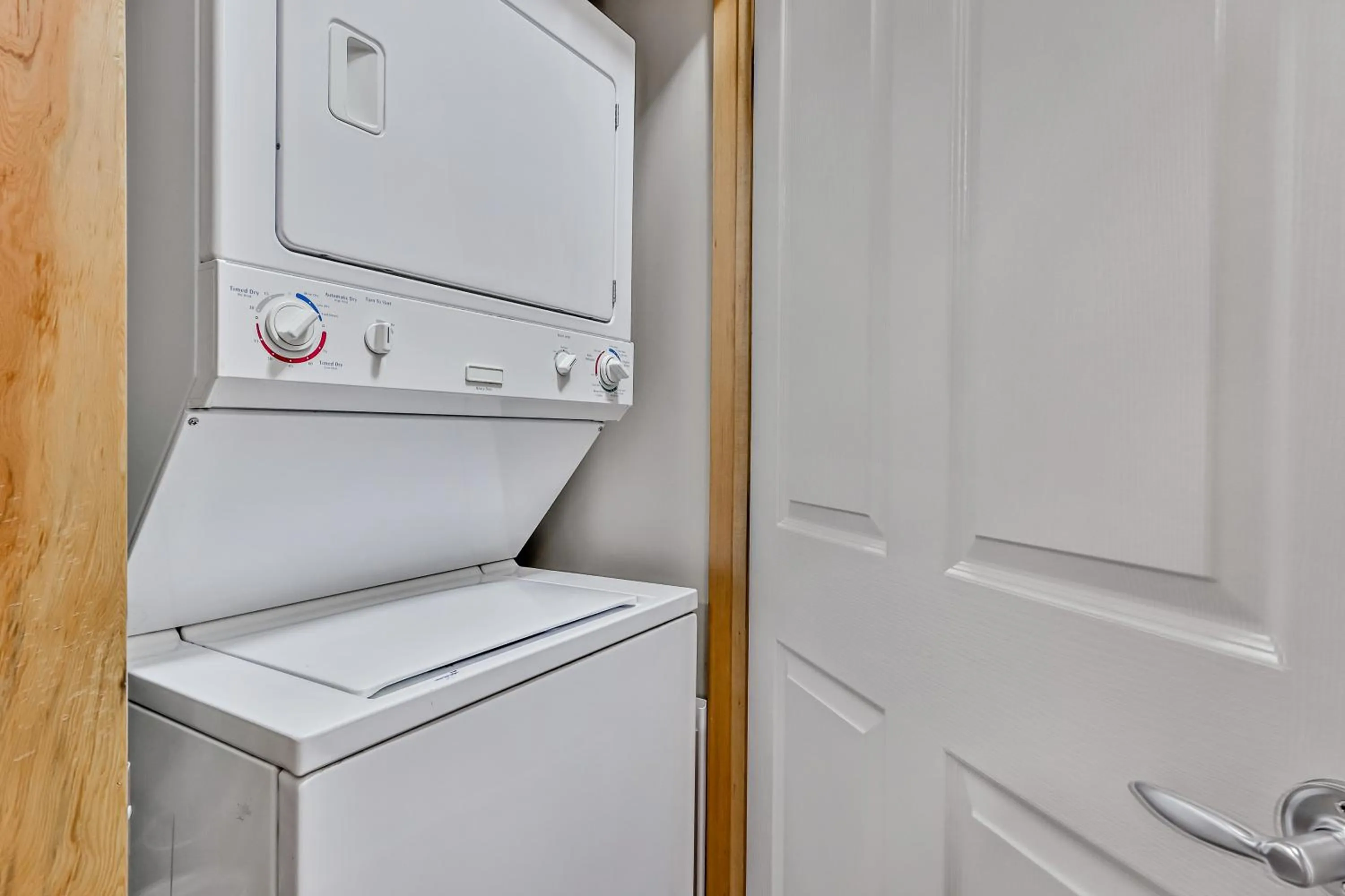 Other in Suites with Pool & Hot tubs managed by Little Sister Getaways