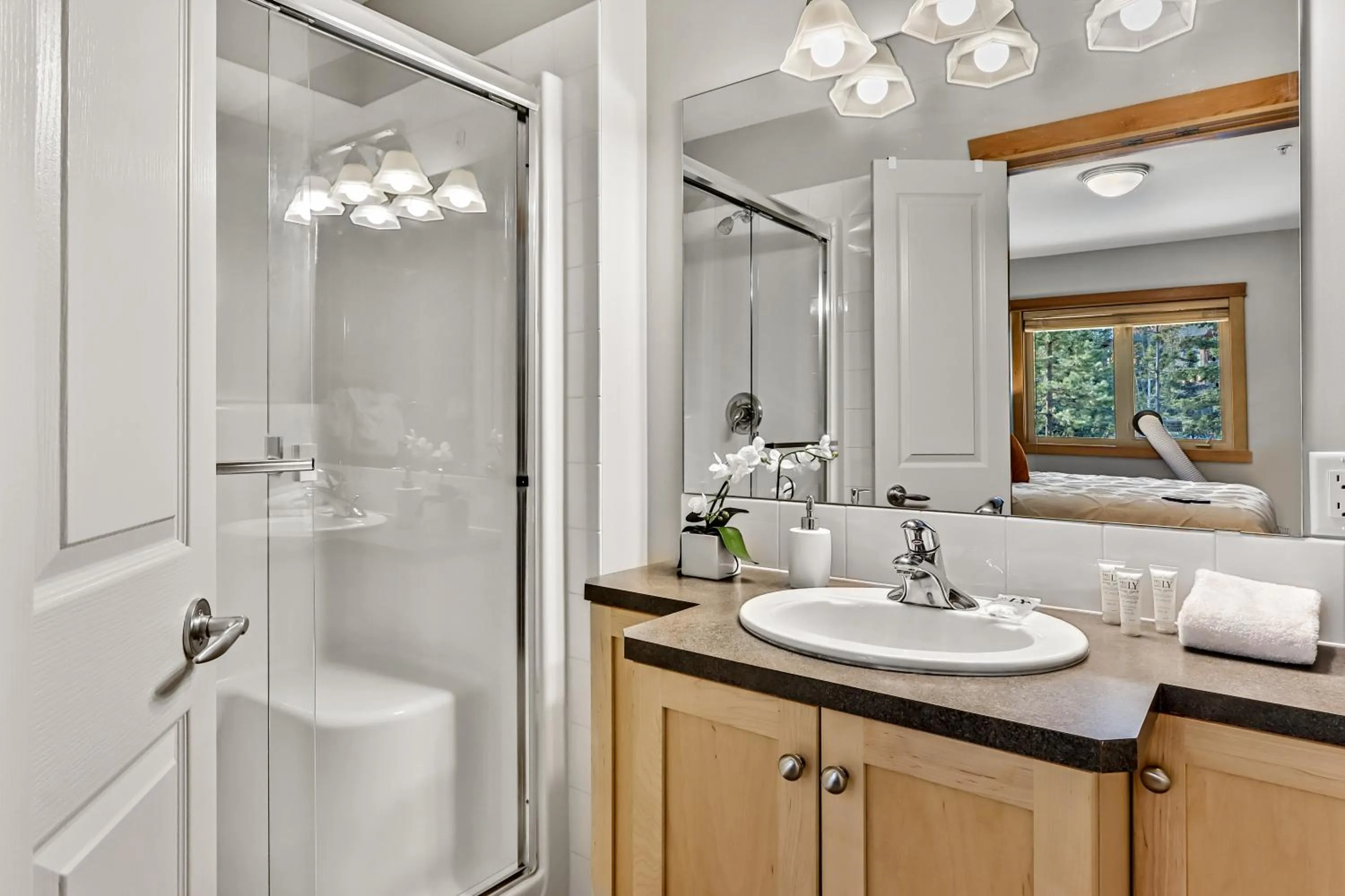 Toilet in Suites with Pool & Hot tubs managed by Little Sister Getaways