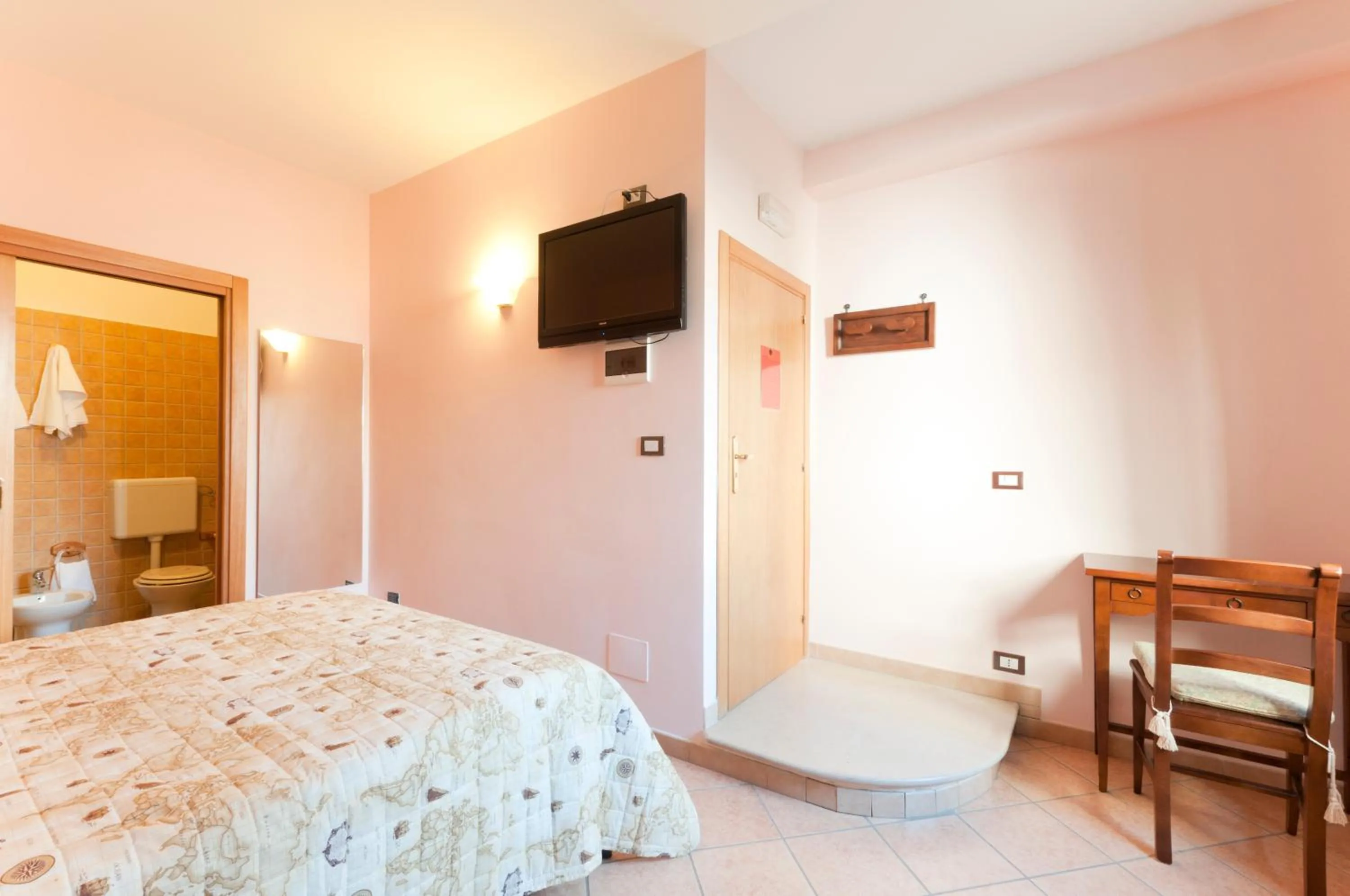 Photo of the whole room, Bed in B&B La Dimora