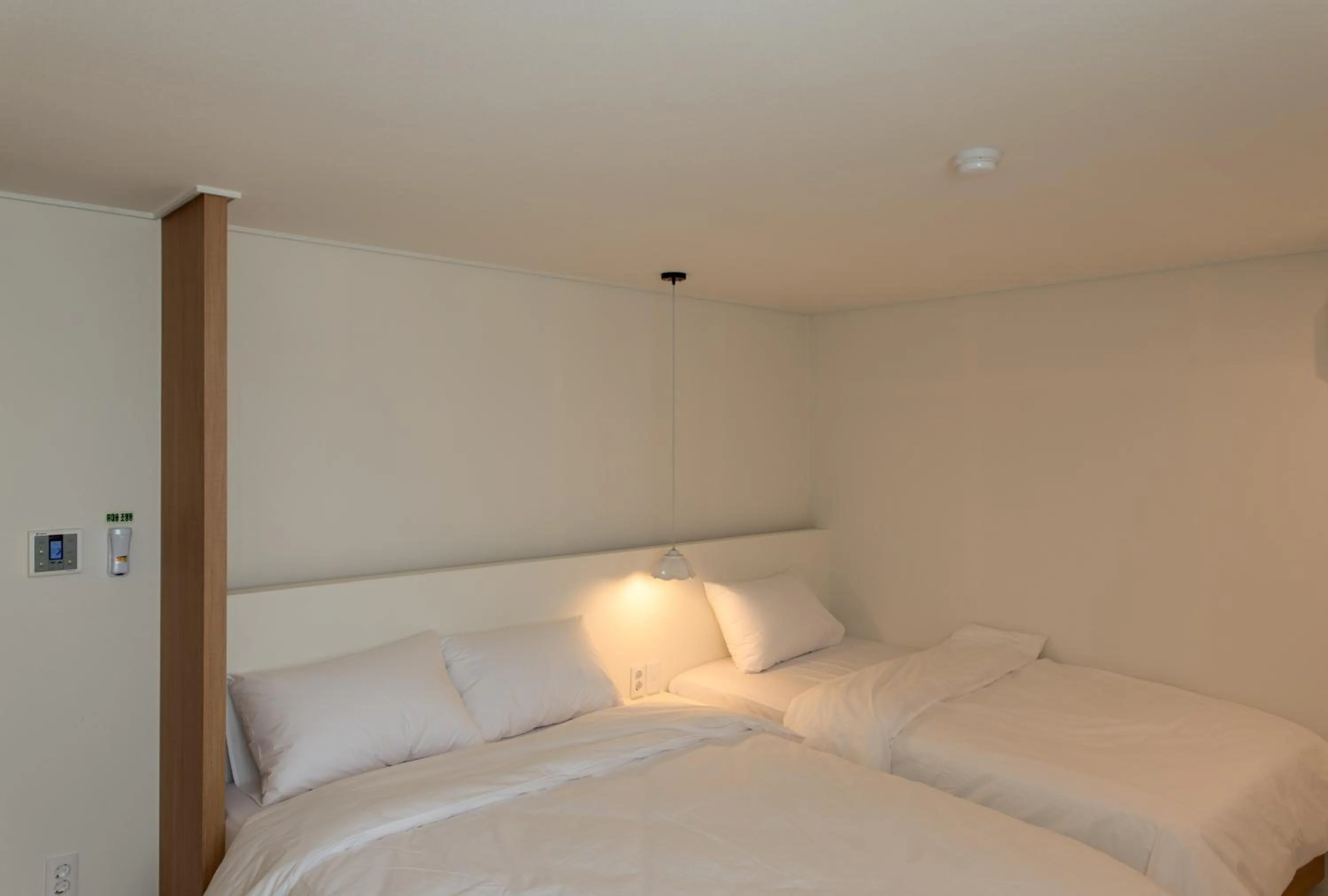 Bedroom, Bed in Hotel Kyungsung