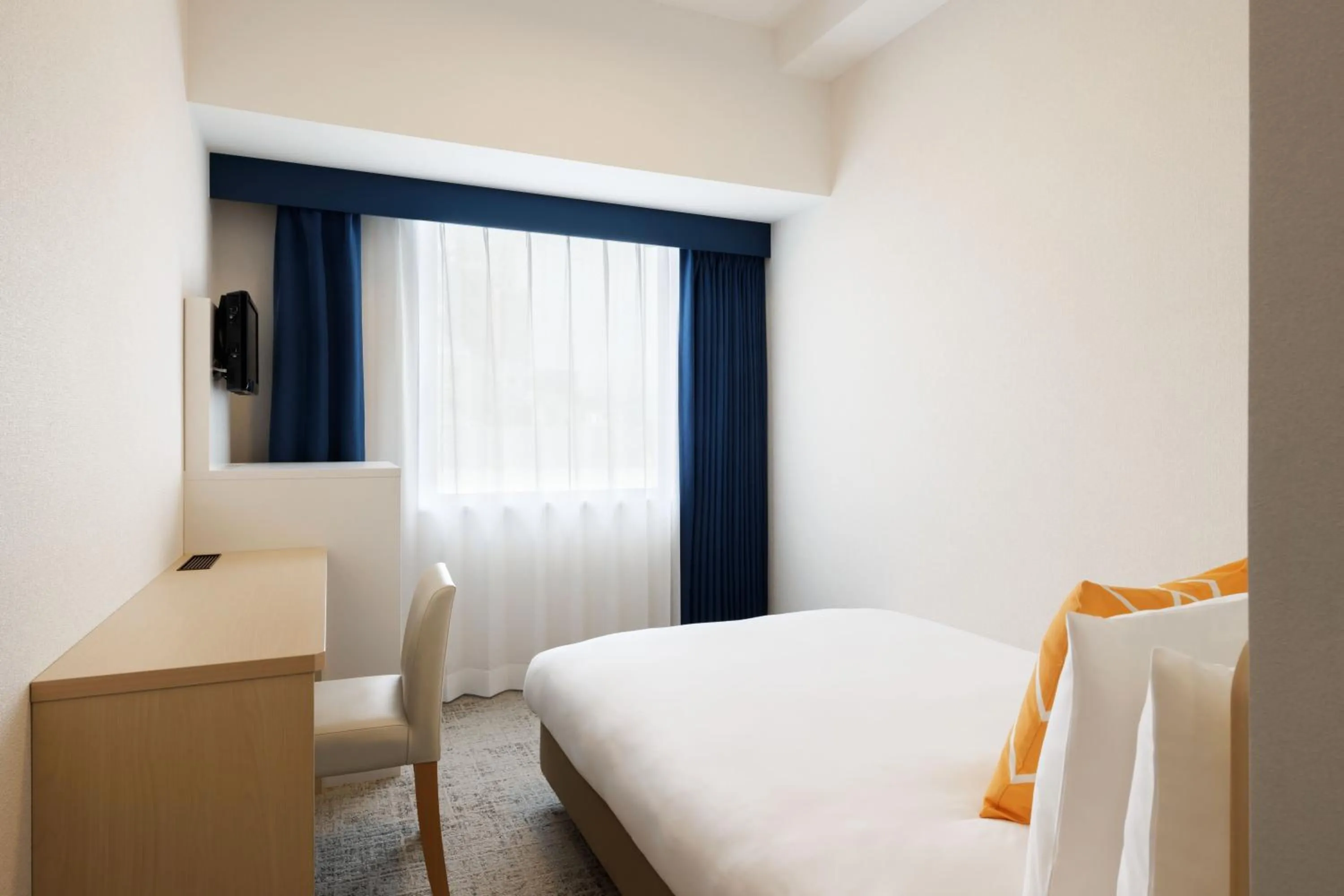 Photo of the whole room, Bed in Four Points Flex by Sheraton Hakodate Station
