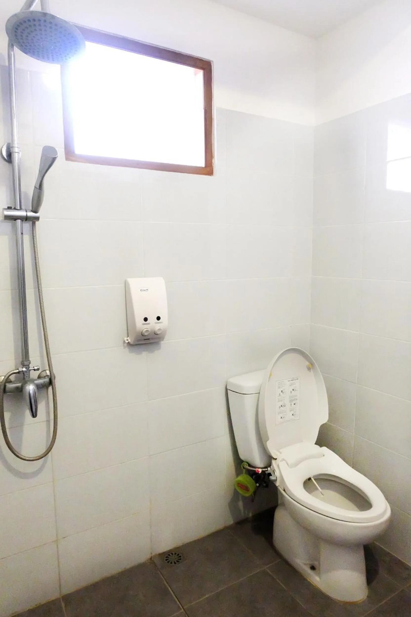 Toilet in Homestay Jogja dekat Malioboro by Simply Homy