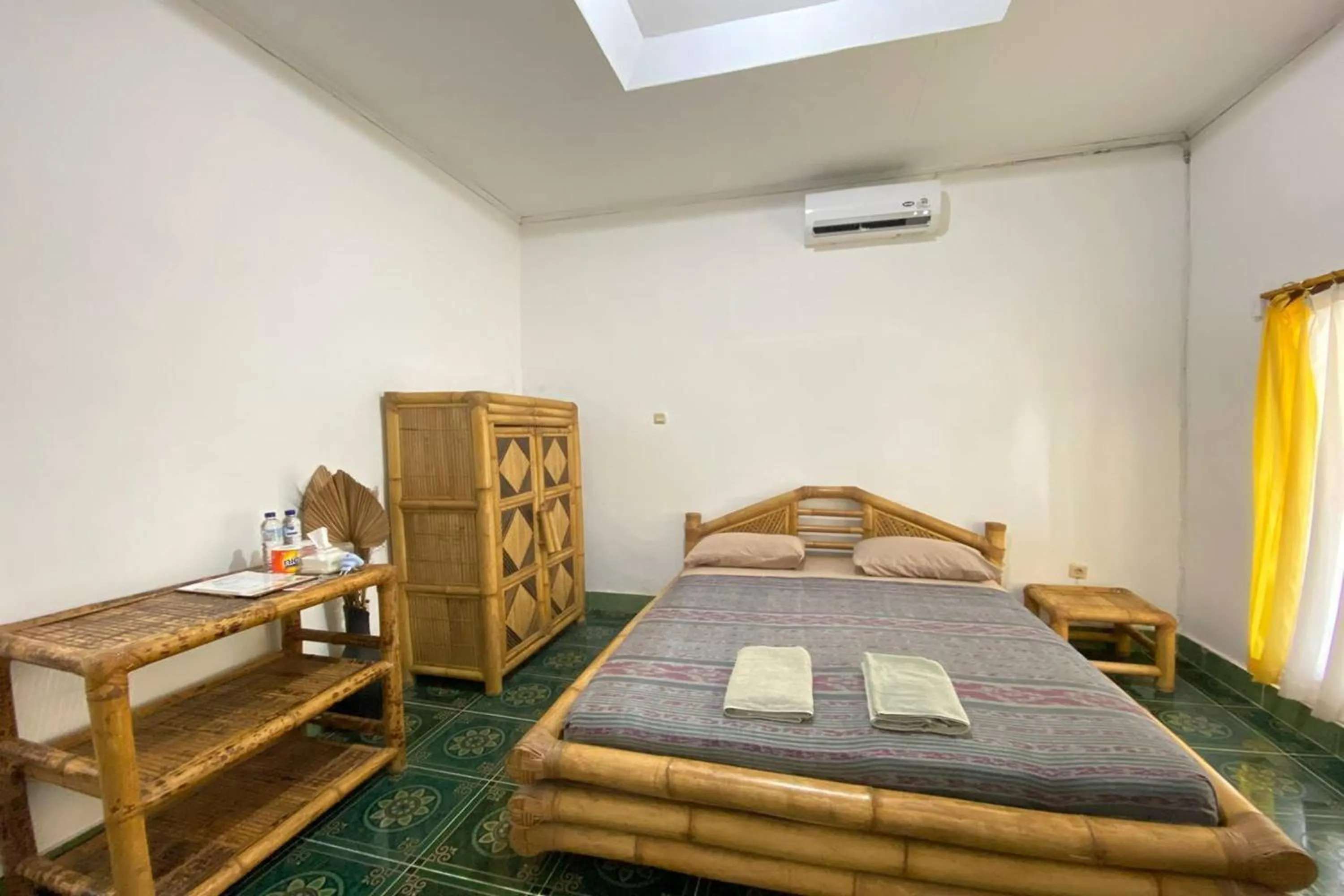 Bed in Duyung Rooms & Resto Gerupuk