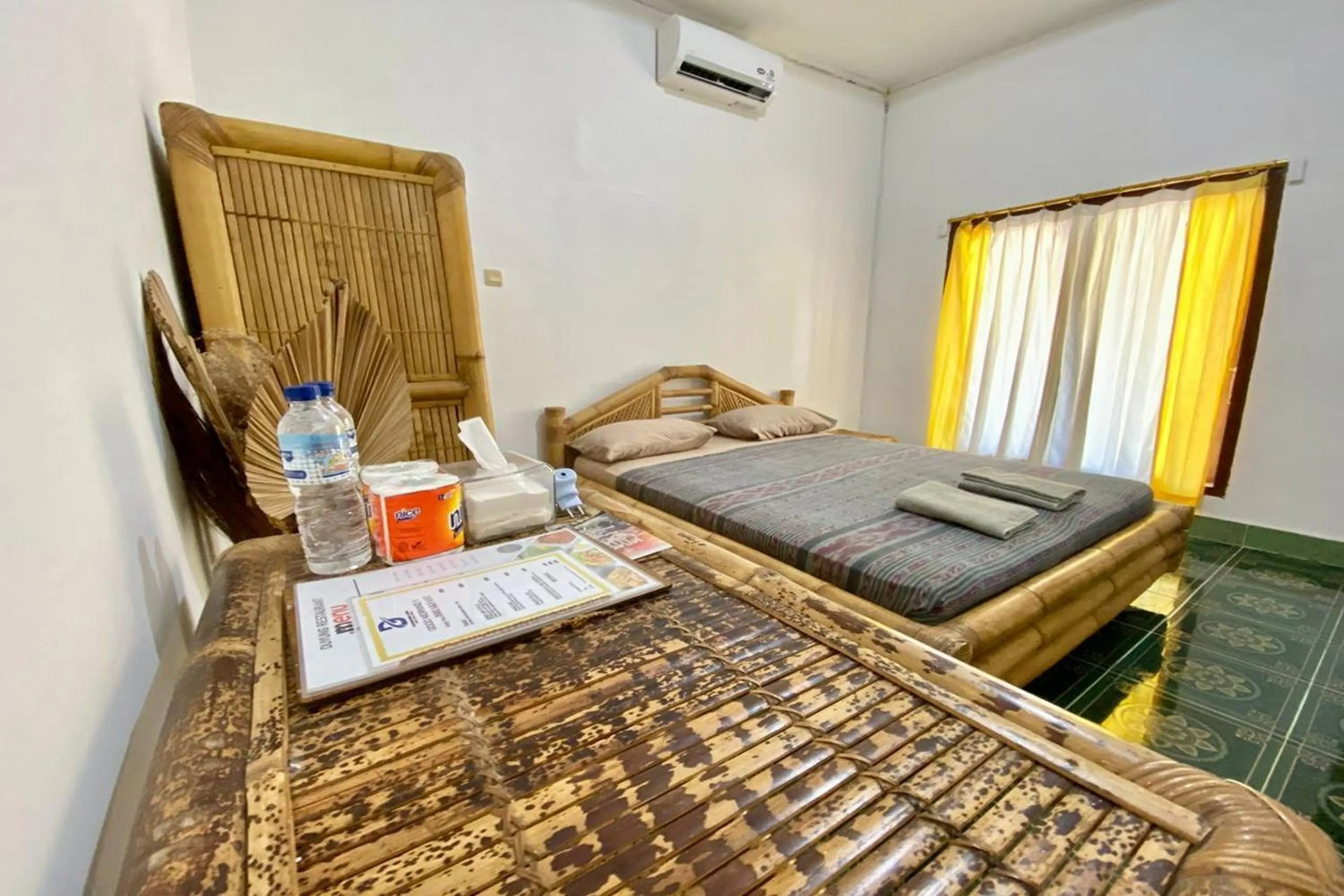 Bed in Duyung Rooms & Resto Gerupuk