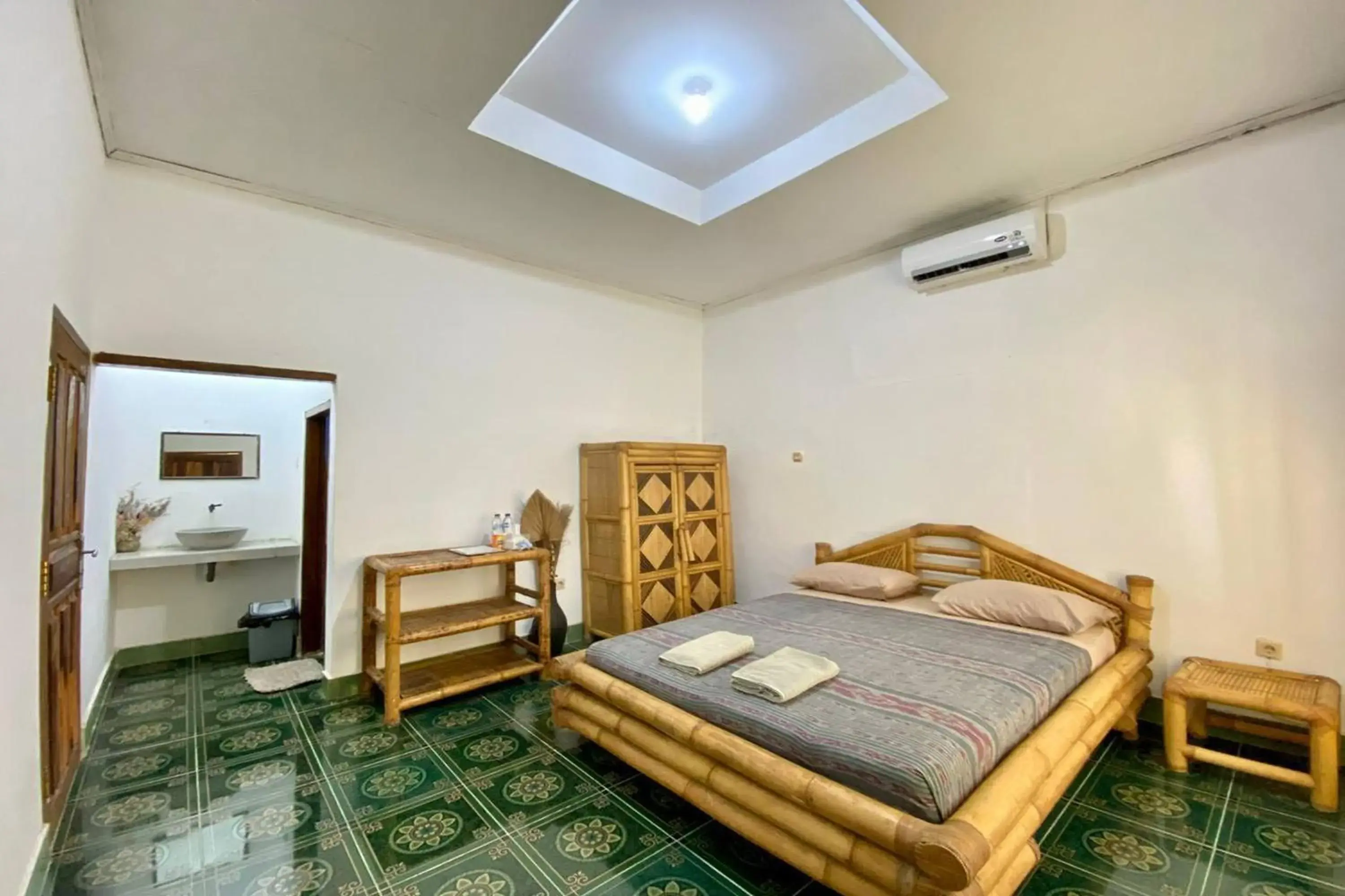 Duyung Rooms & Resto Gerupuk Duyung Rooms & Resto Gerupuk