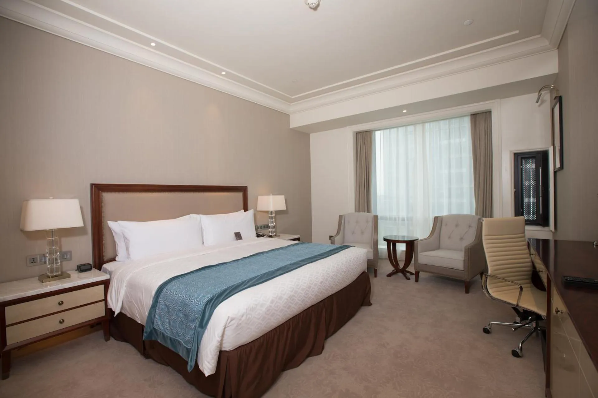 Bed in Jeurong Hotel Shanghai