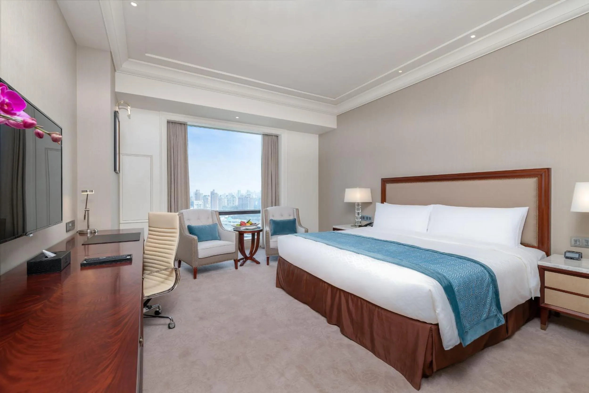 Bed in Jeurong Hotel Shanghai