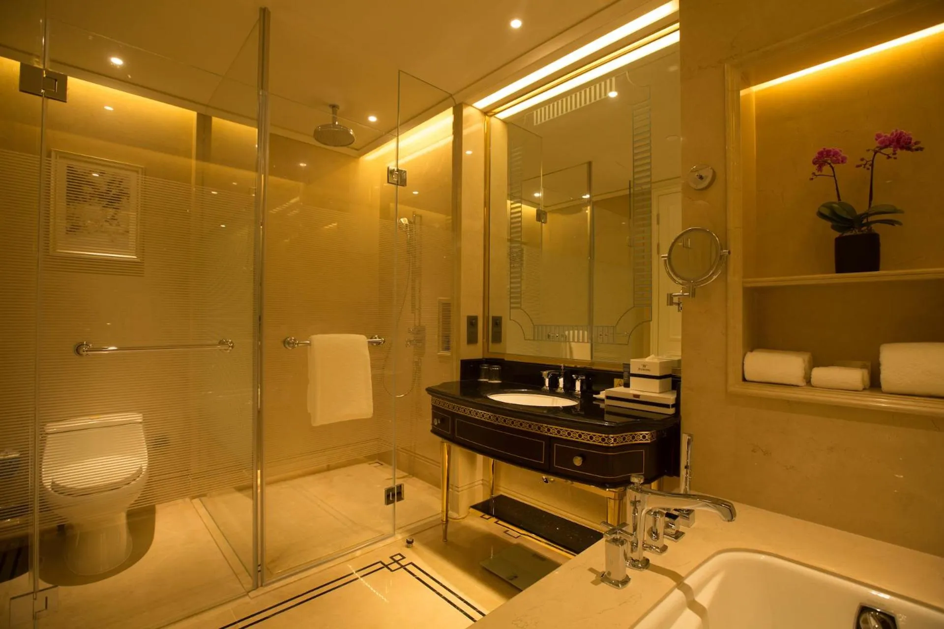 Bathroom in Jeurong Hotel Shanghai