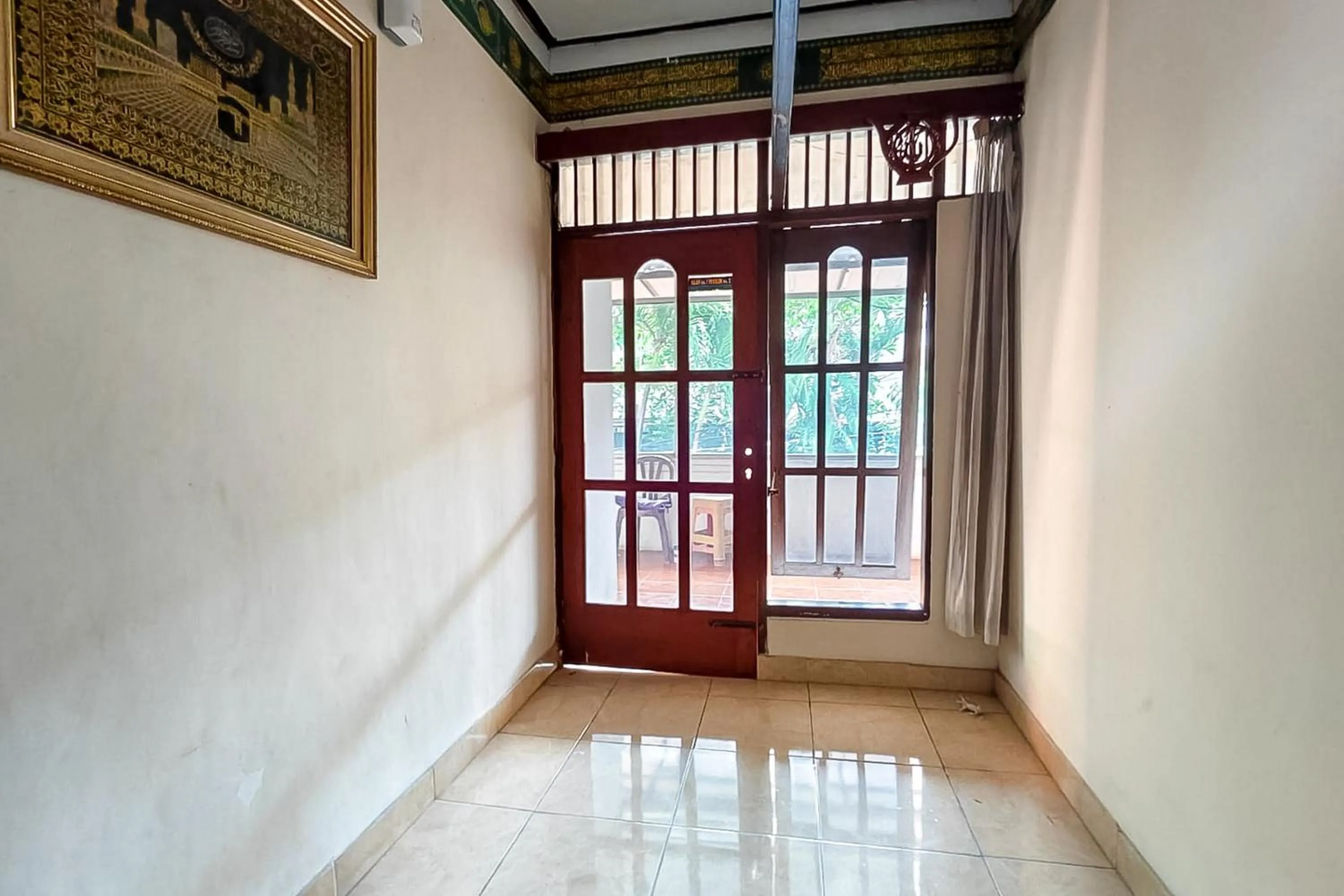 Property building in Danysa Guest House Jakarta RedPartner
