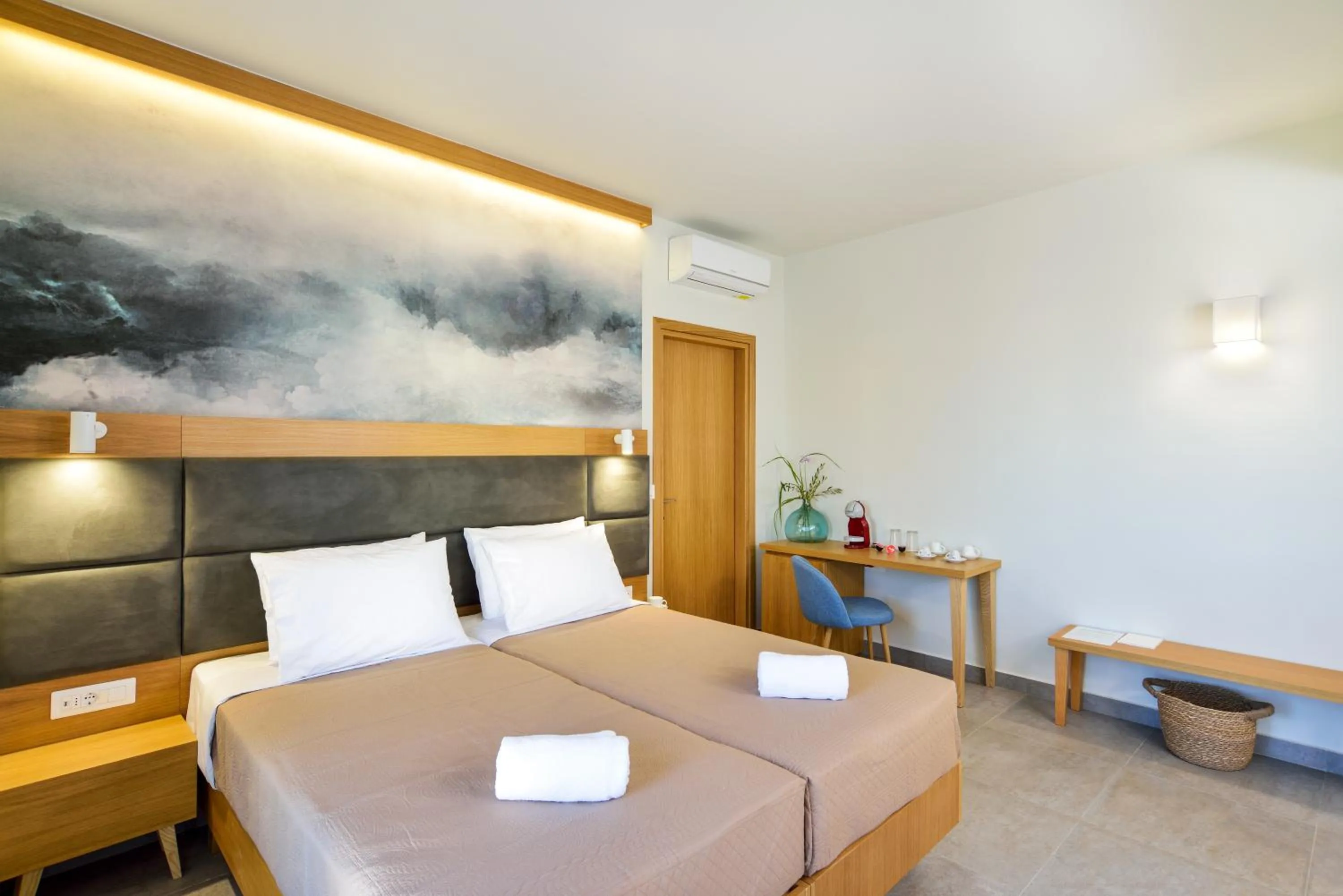 Photo of the whole room, Bed in Elia Kalamaki Hotel