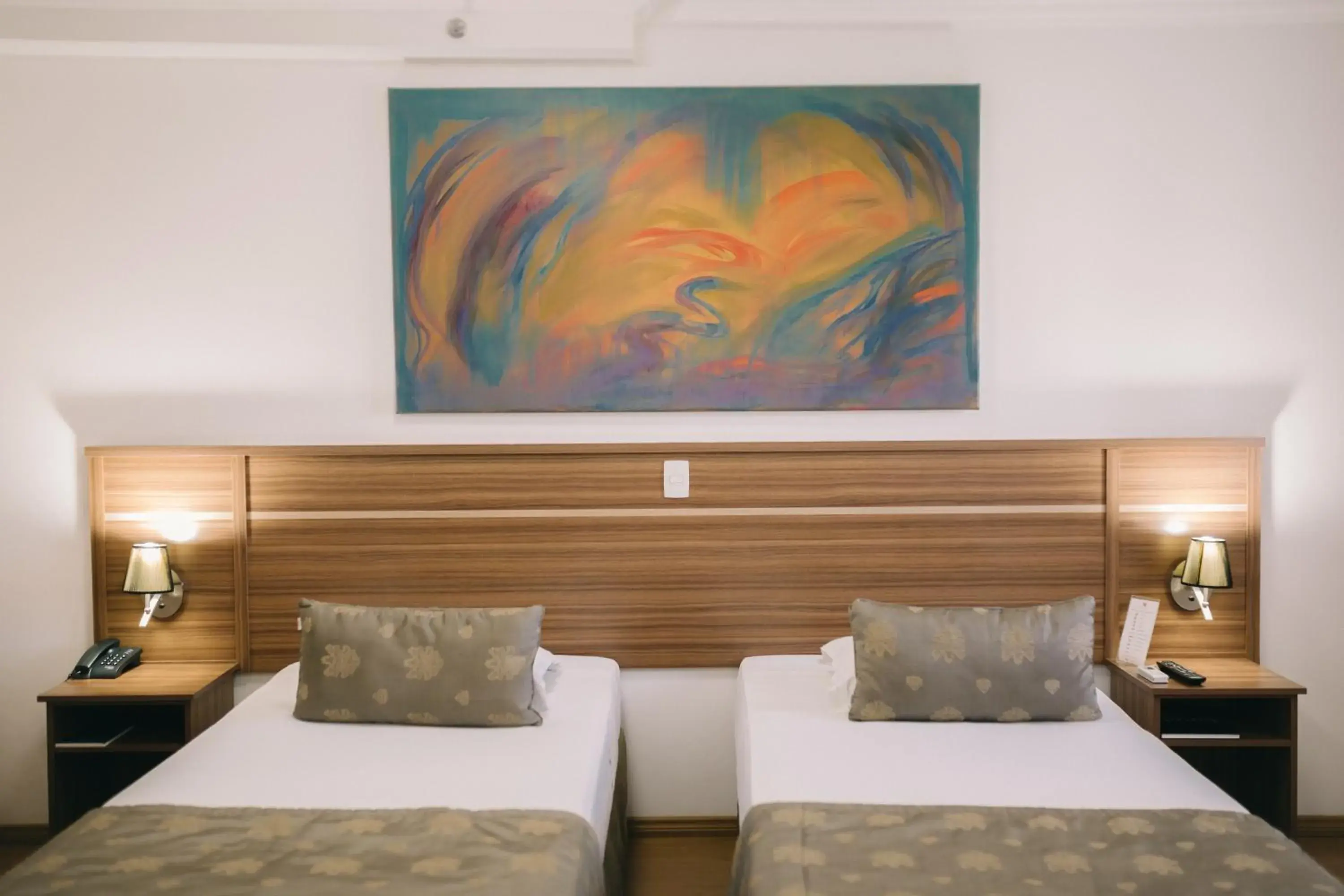 Deluxe Twin Room in Faro Hotel São José dos Campos Deluxe Twin Room in Faro Hotel São José dos Campos