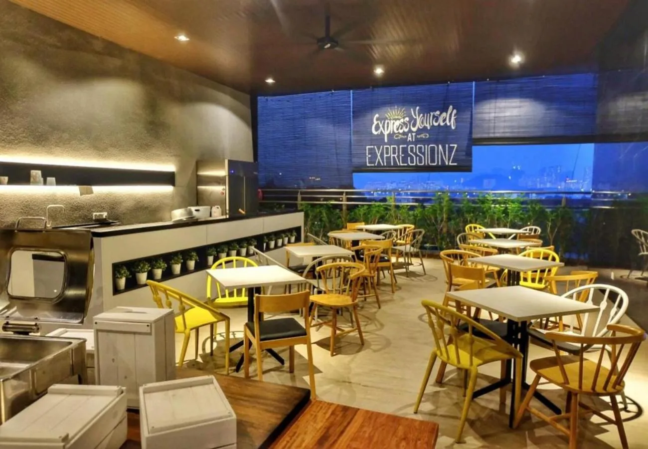 Restaurant/places to eat in Expressionz 48th floor Sky Pool