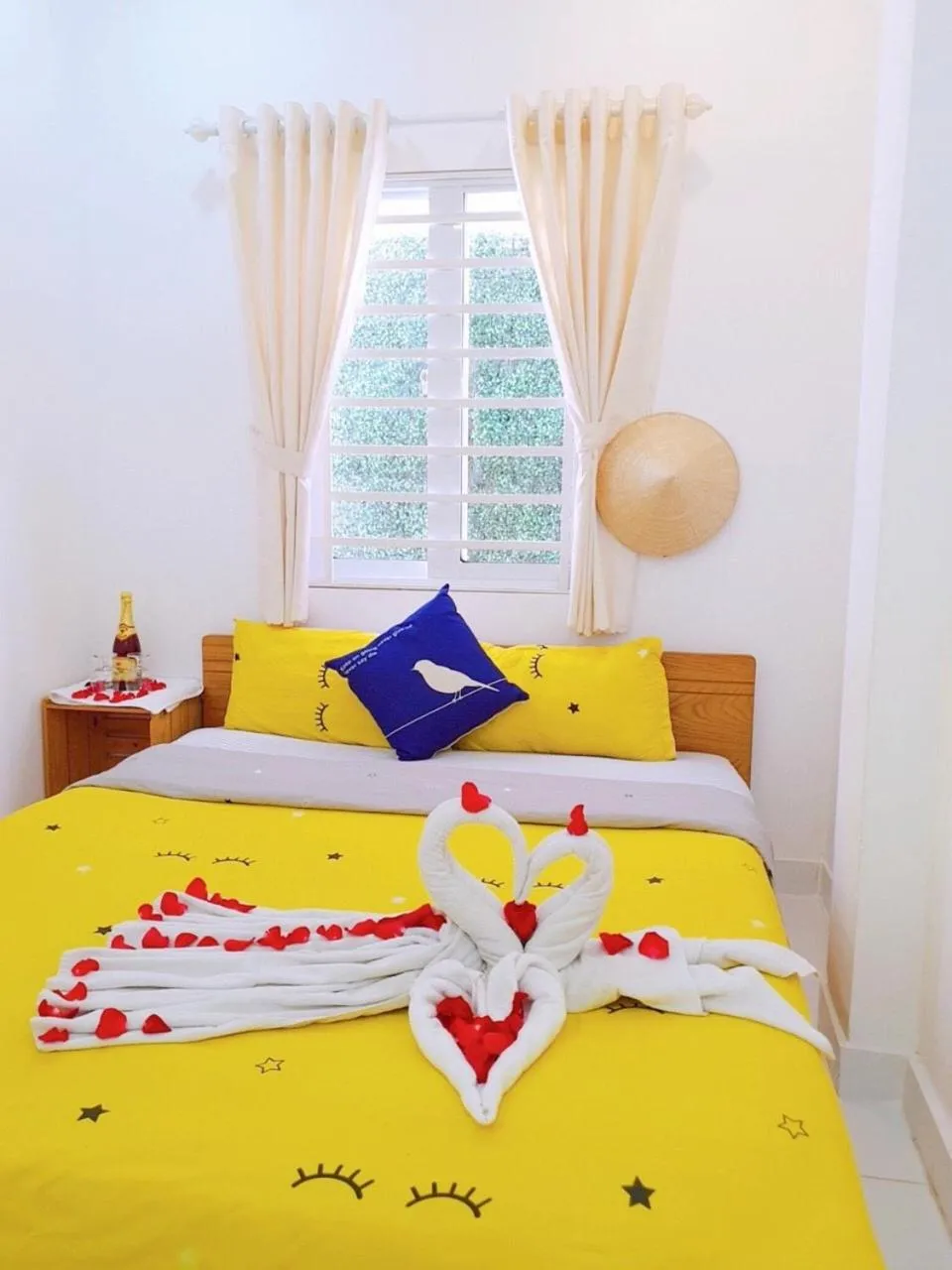 Bed in H Best Hostel Cafe SaiGon