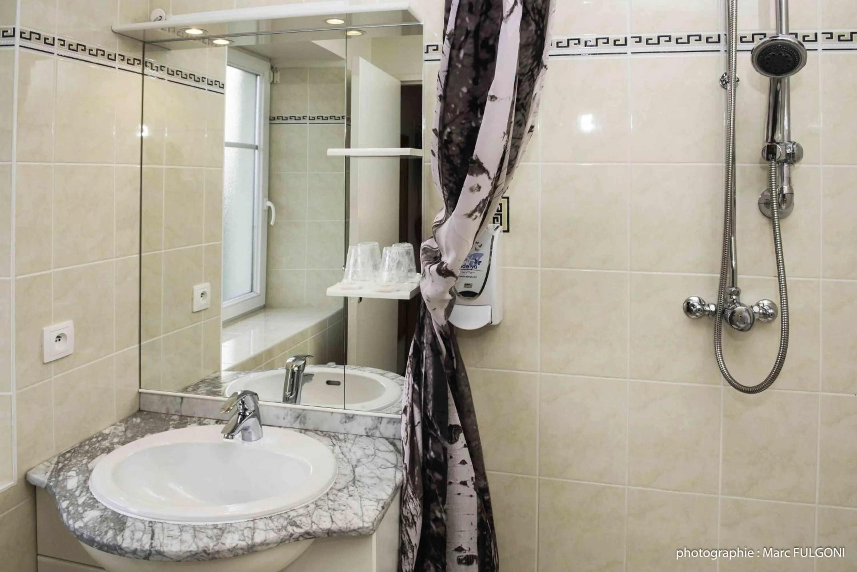 Bathroom in Le Brabant Bar-Hôtel-Restaurant