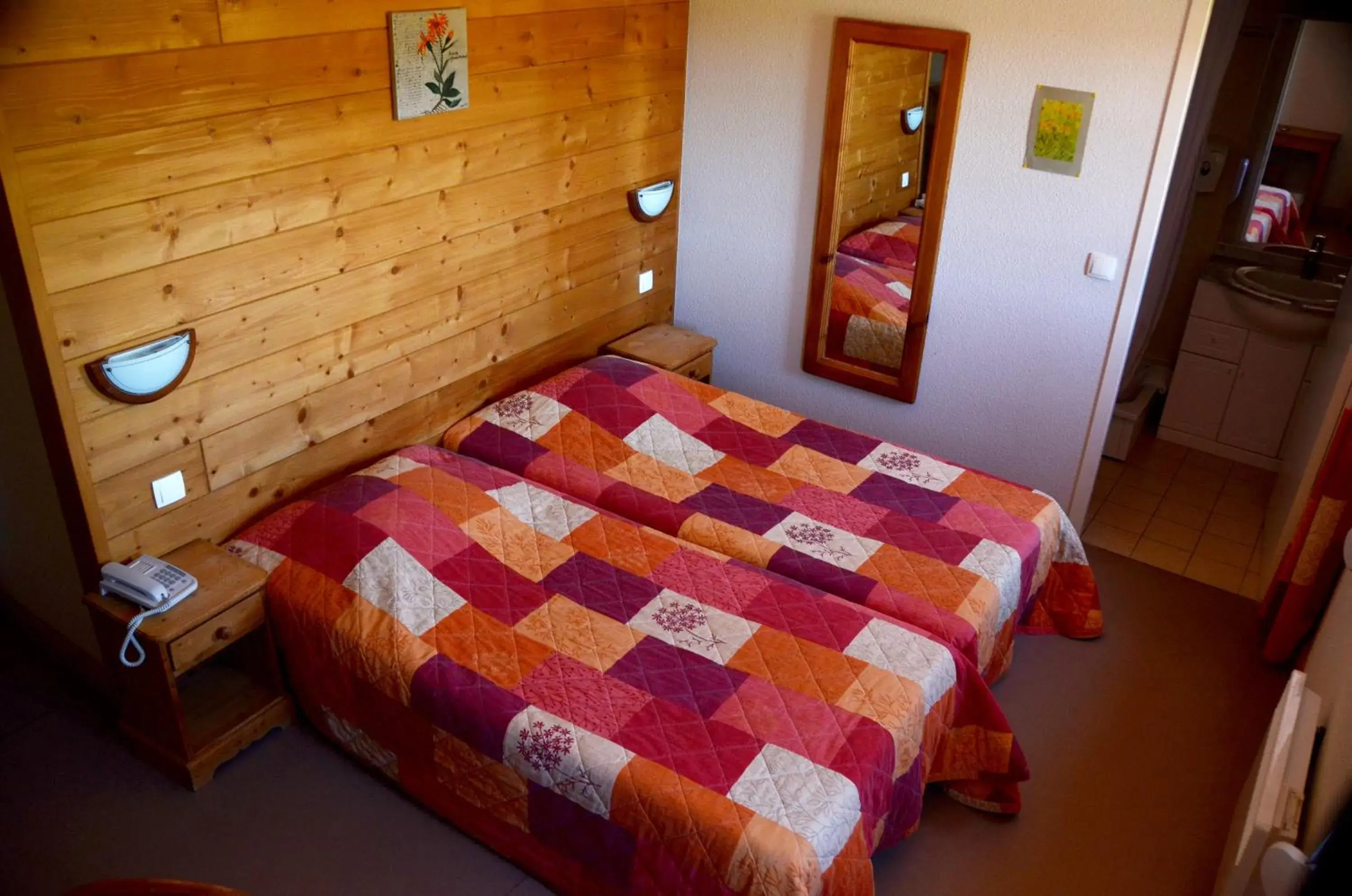 Standard Double or Twin Room in Le Brabant Bar-Hôtel-Restaurant Standard Double or Twin Room in Le Brabant Bar-Hôtel-Restaurant