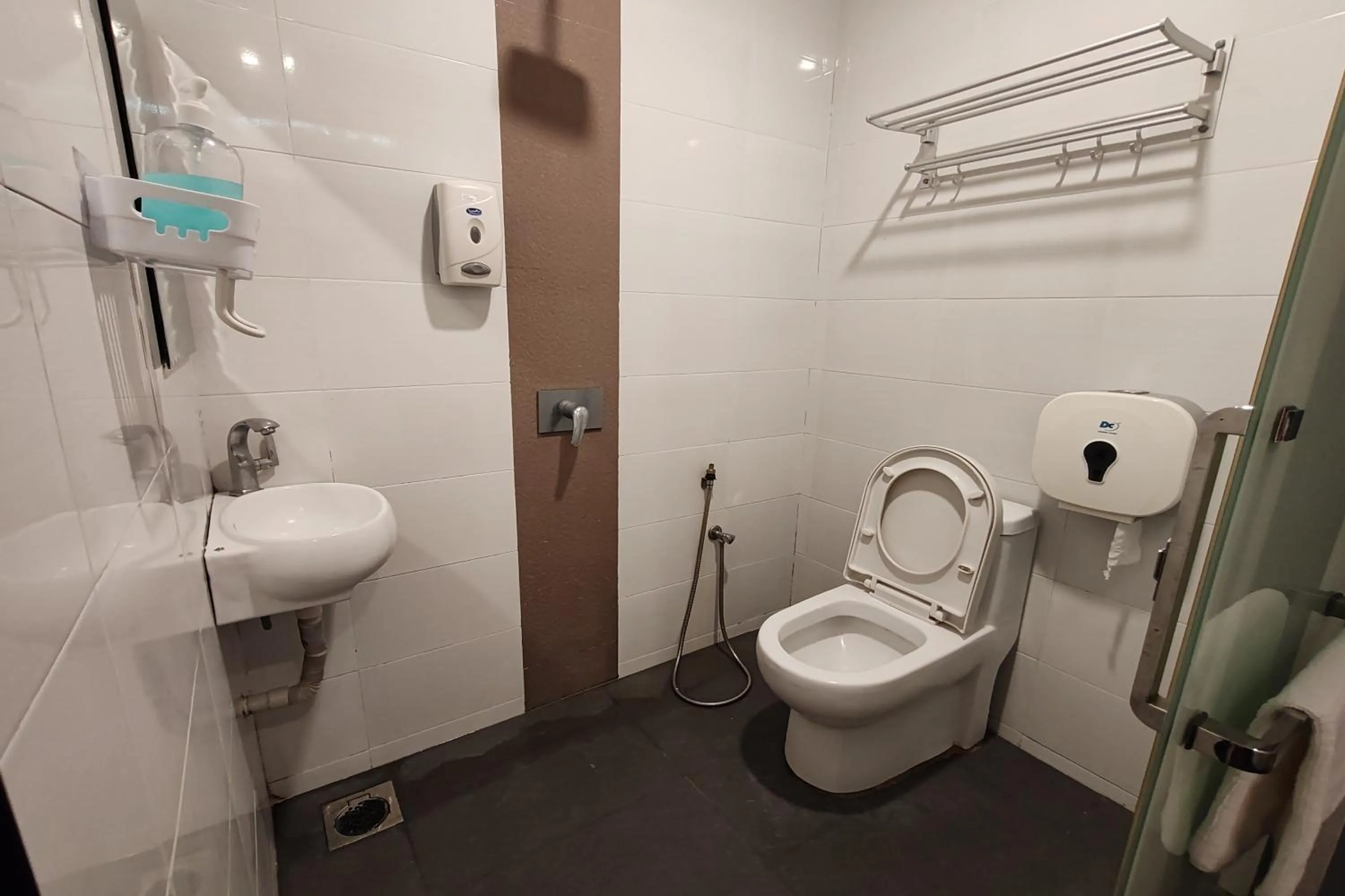 Bathroom in Hotel 18 Ipoh Aeon Mall