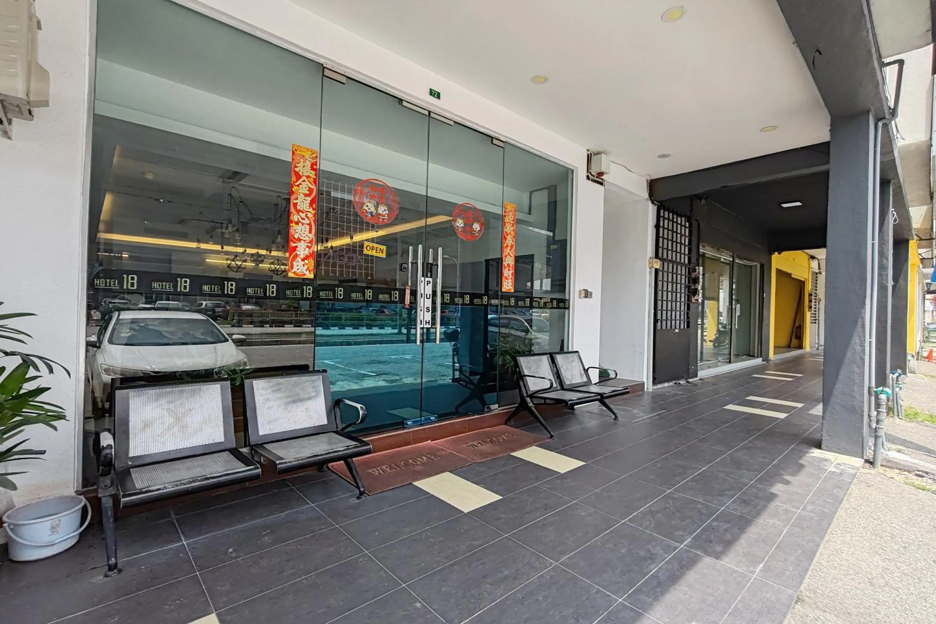 Facade/entrance in Hotel 18 Ipoh Aeon Mall
