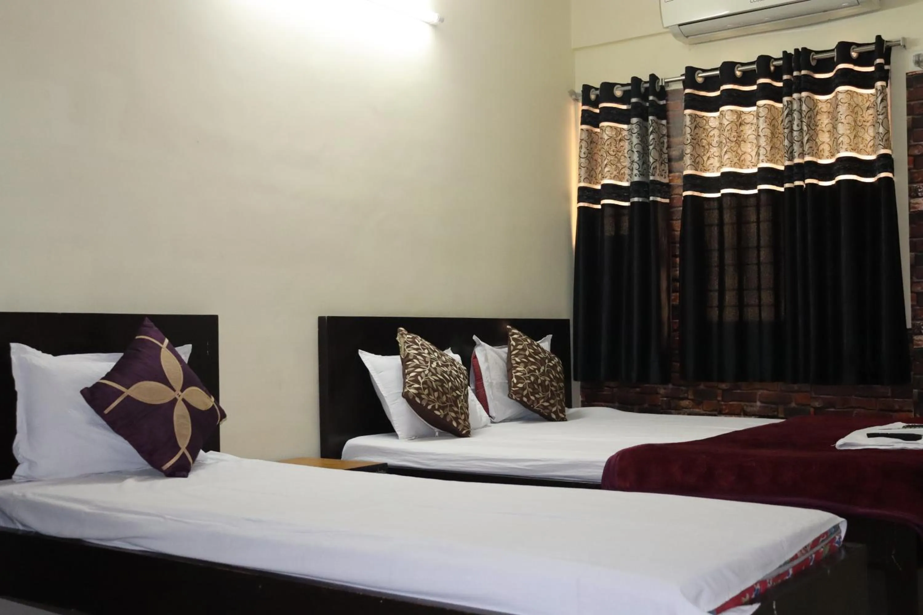 Bedroom, Bed in The Salvation Army RED SHIELD GUEST HOUSE