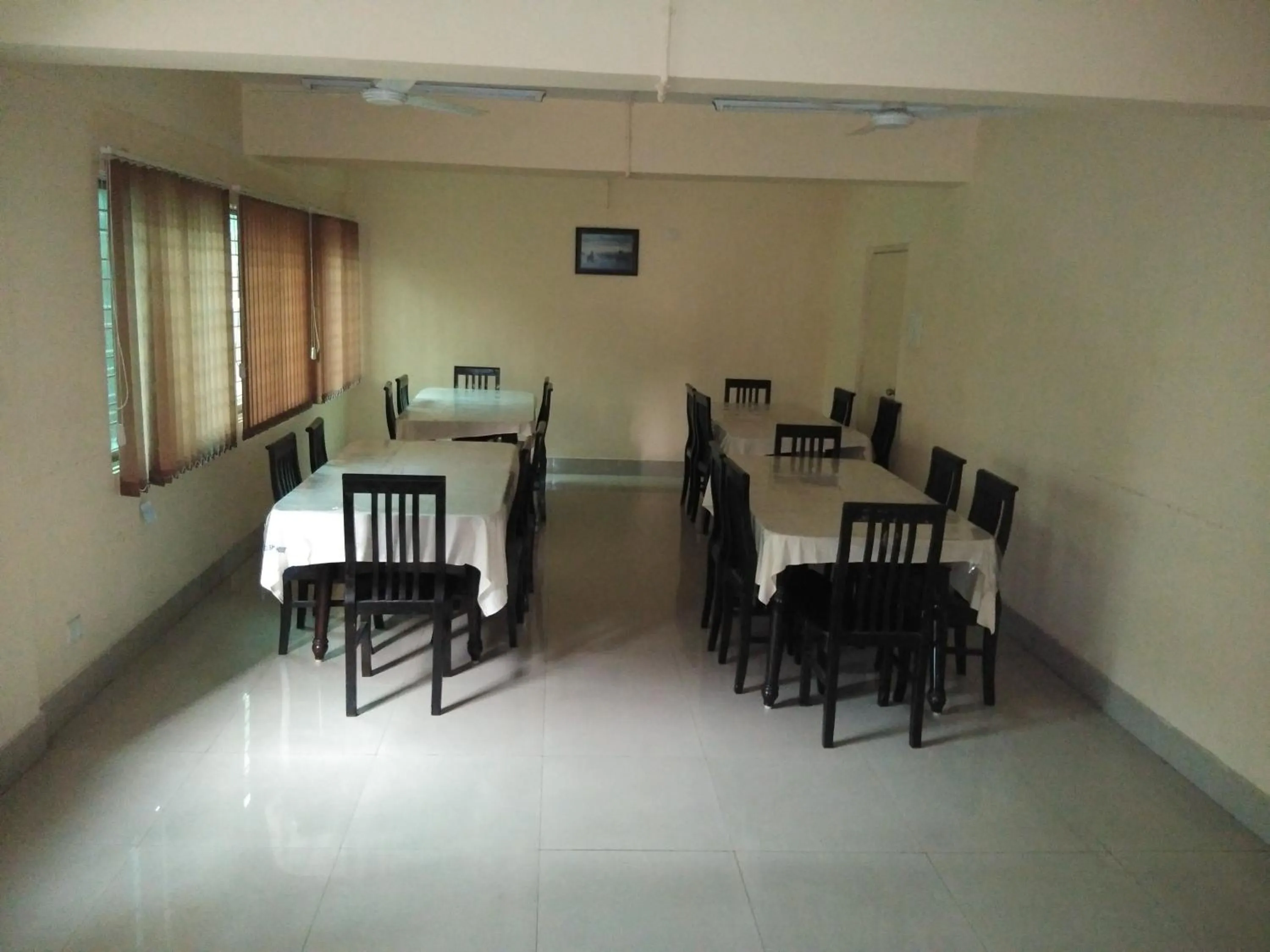 Dining area in The Salvation Army RED SHIELD GUEST HOUSE