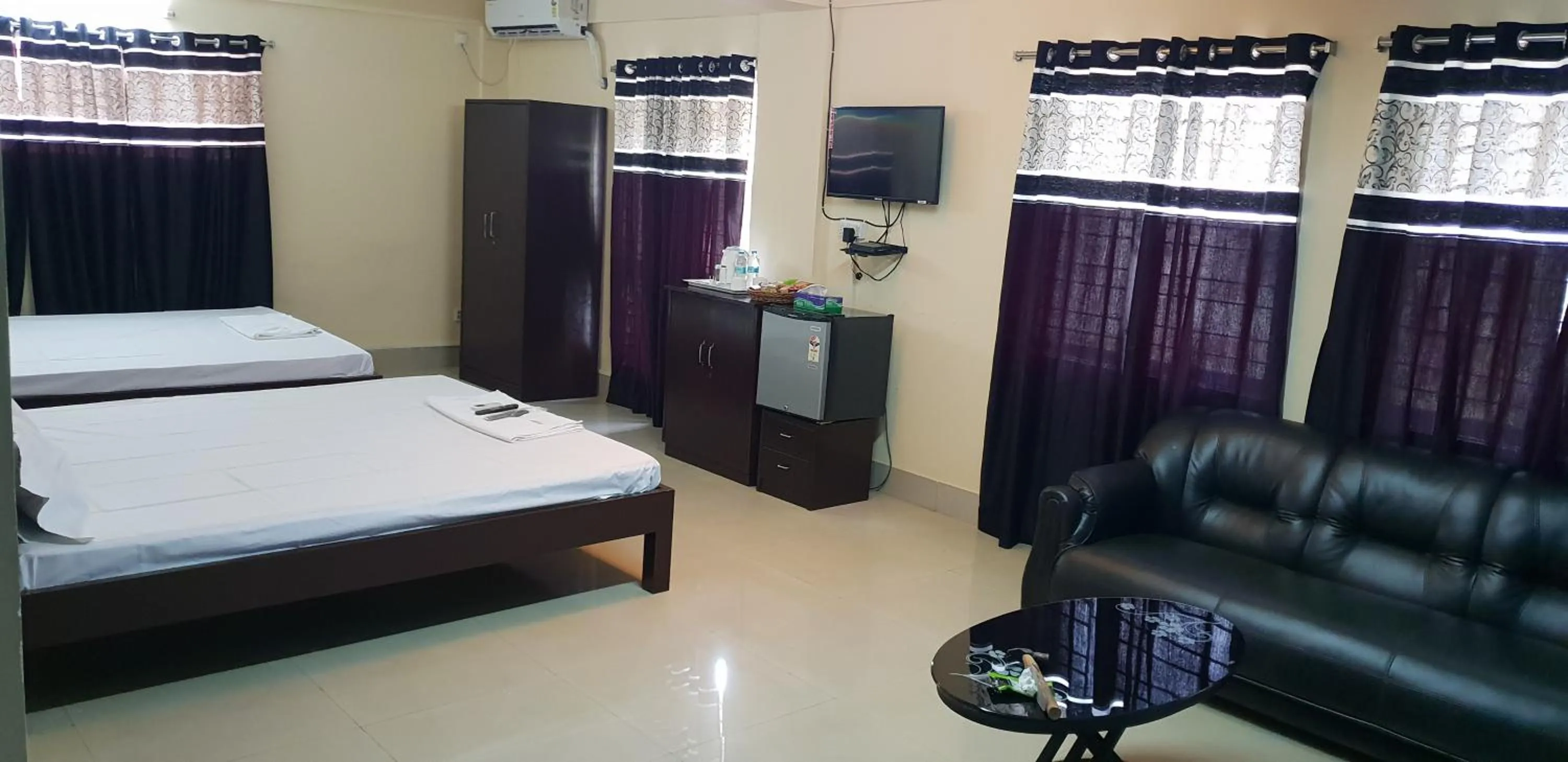 Bed in The Salvation Army RED SHIELD GUEST HOUSE