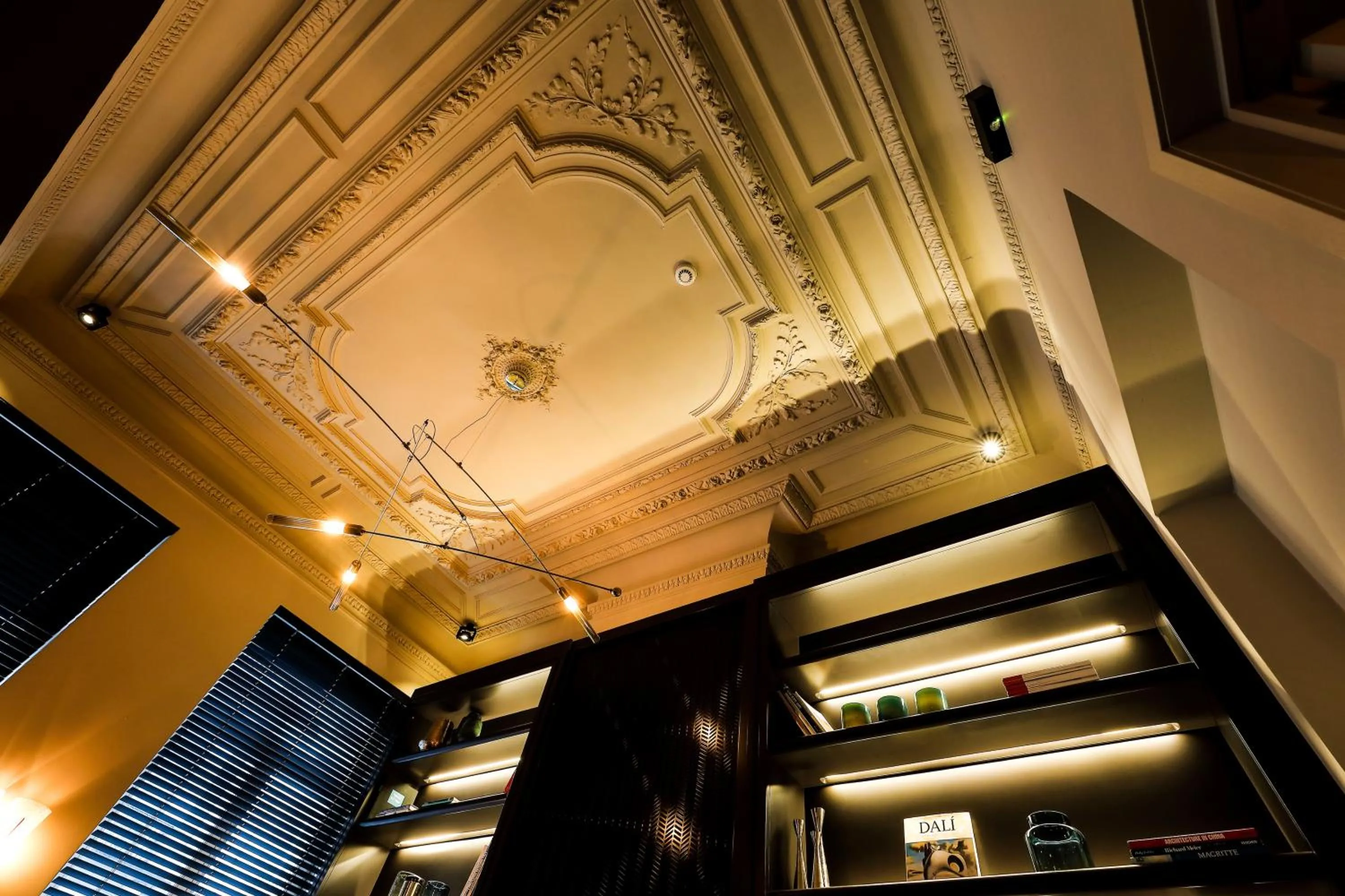 Communal lounge/ TV room in Harmon House - Hotel & Spa