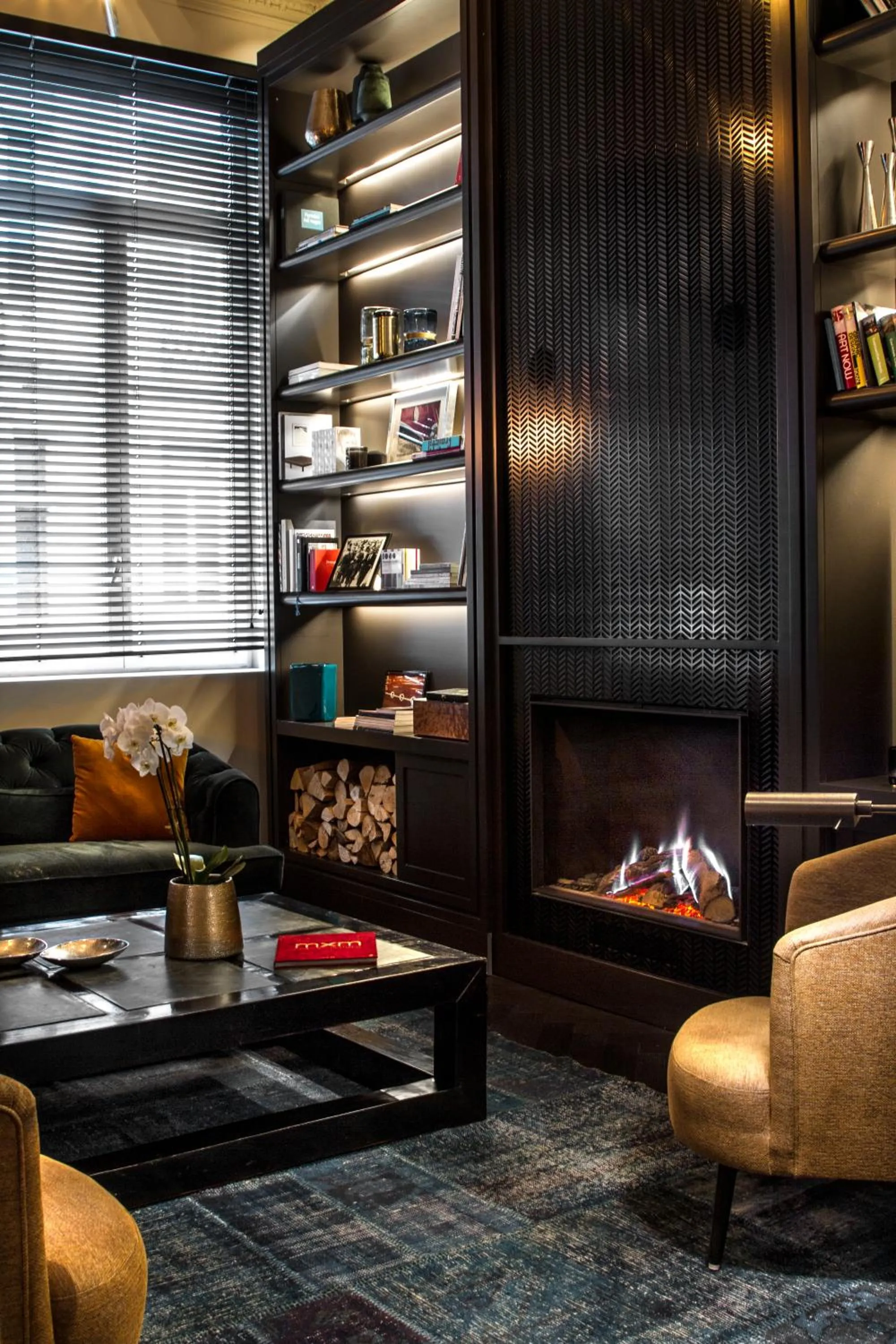 Communal lounge/ TV room in Harmon House - Hotel & Spa