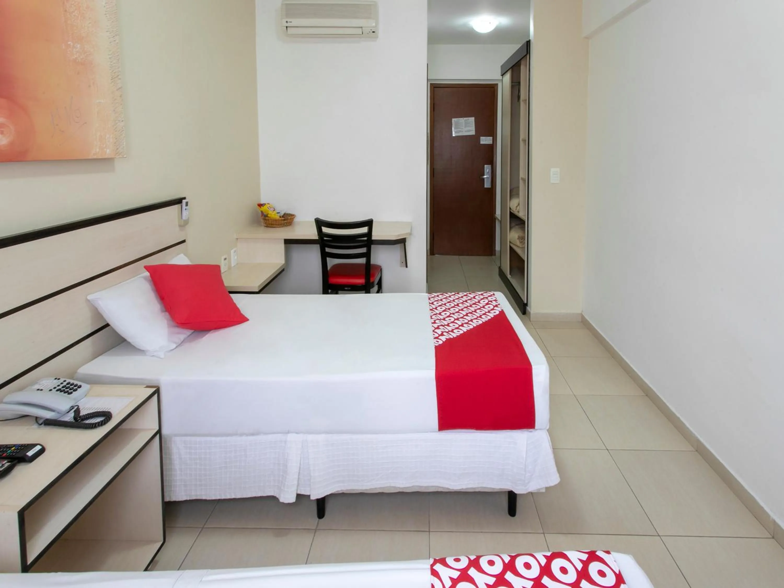 Bedroom, Bed in Polo Hotel