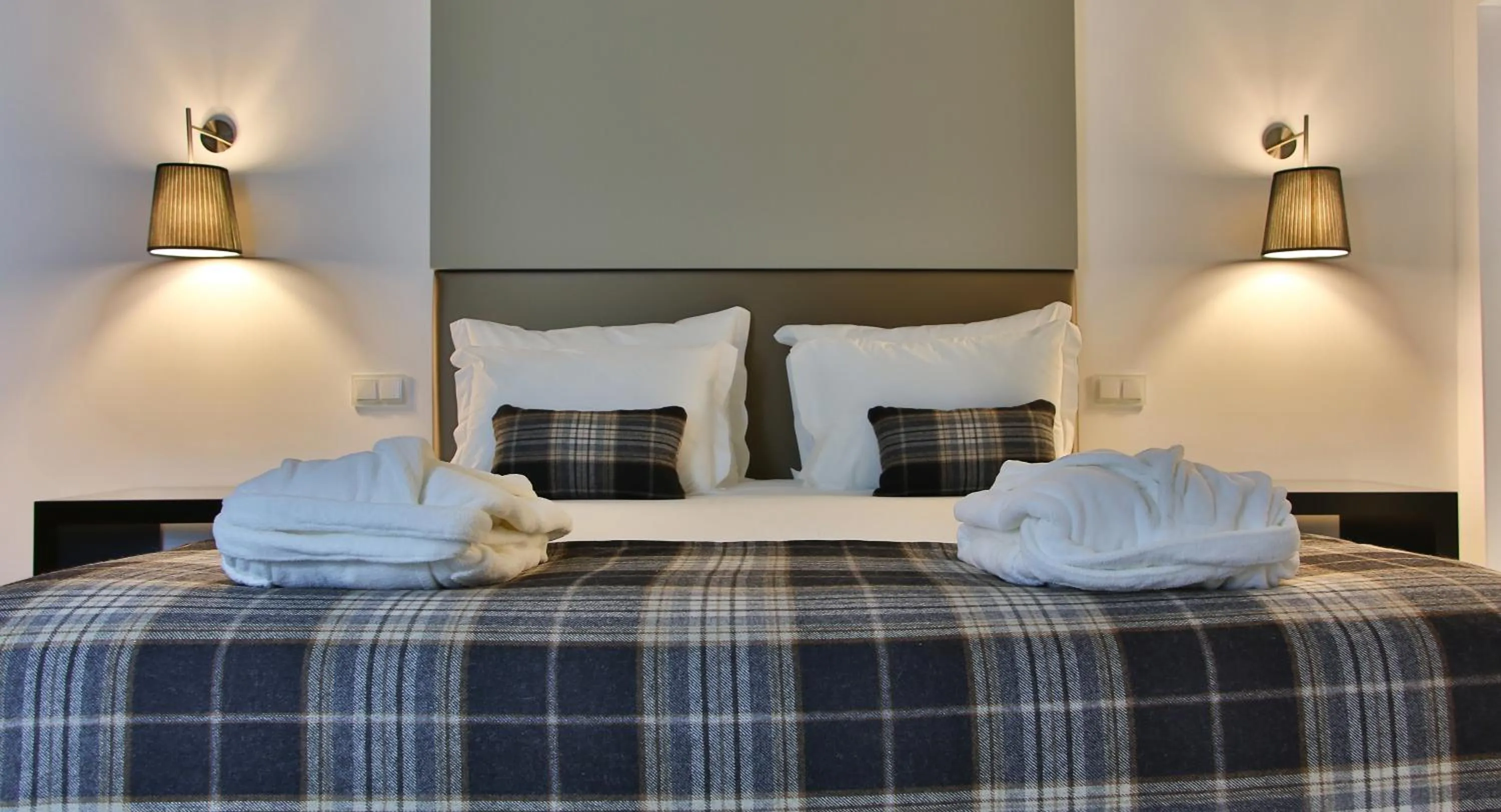 Bed in Delfim Douro Hotel