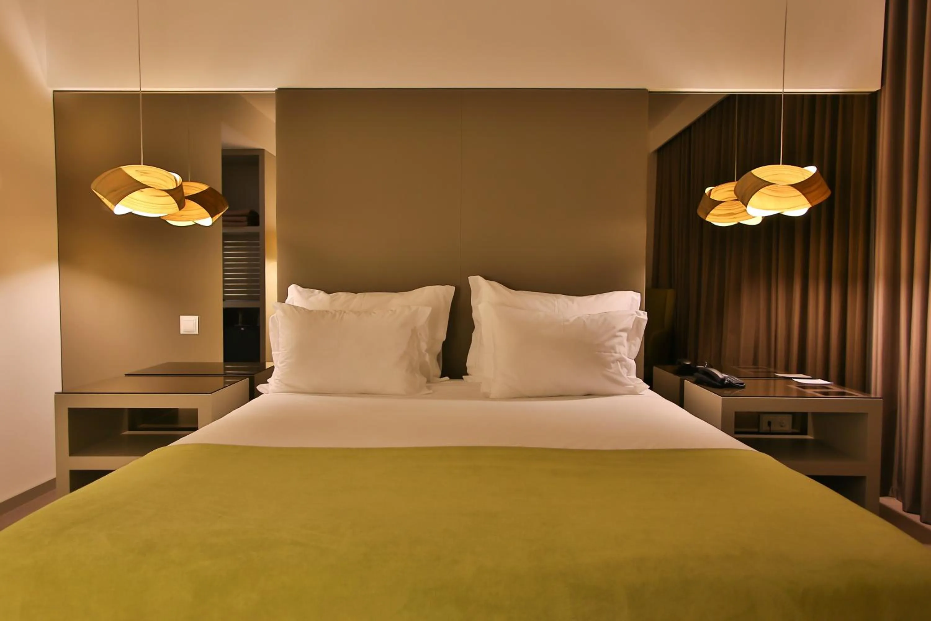Bed in Delfim Douro Hotel