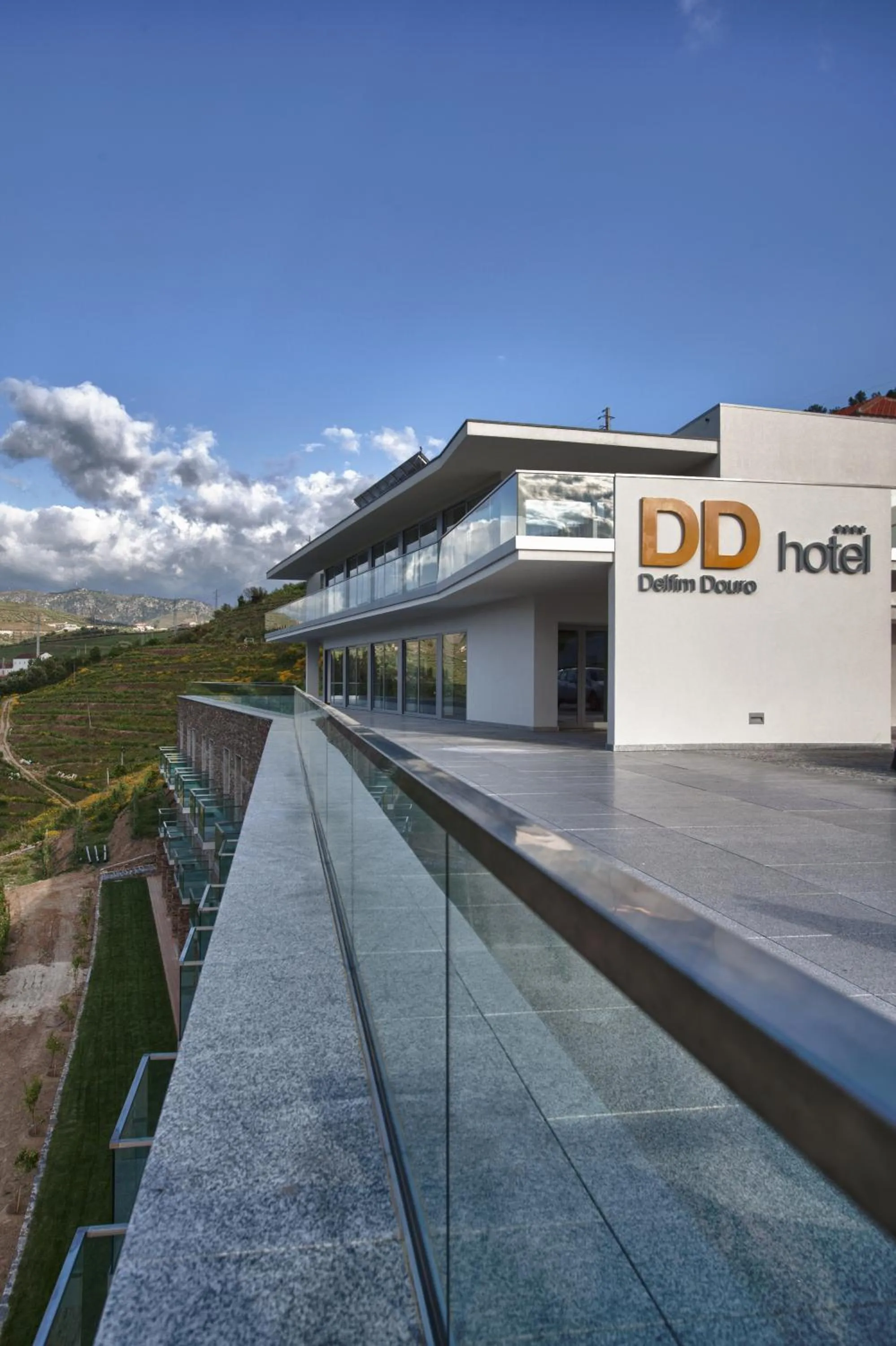 Facade/entrance in Delfim Douro Hotel
