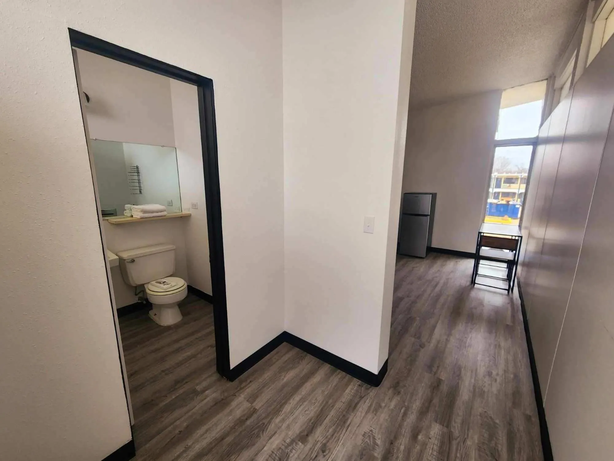 Toilet in The Hastings Inn Salina