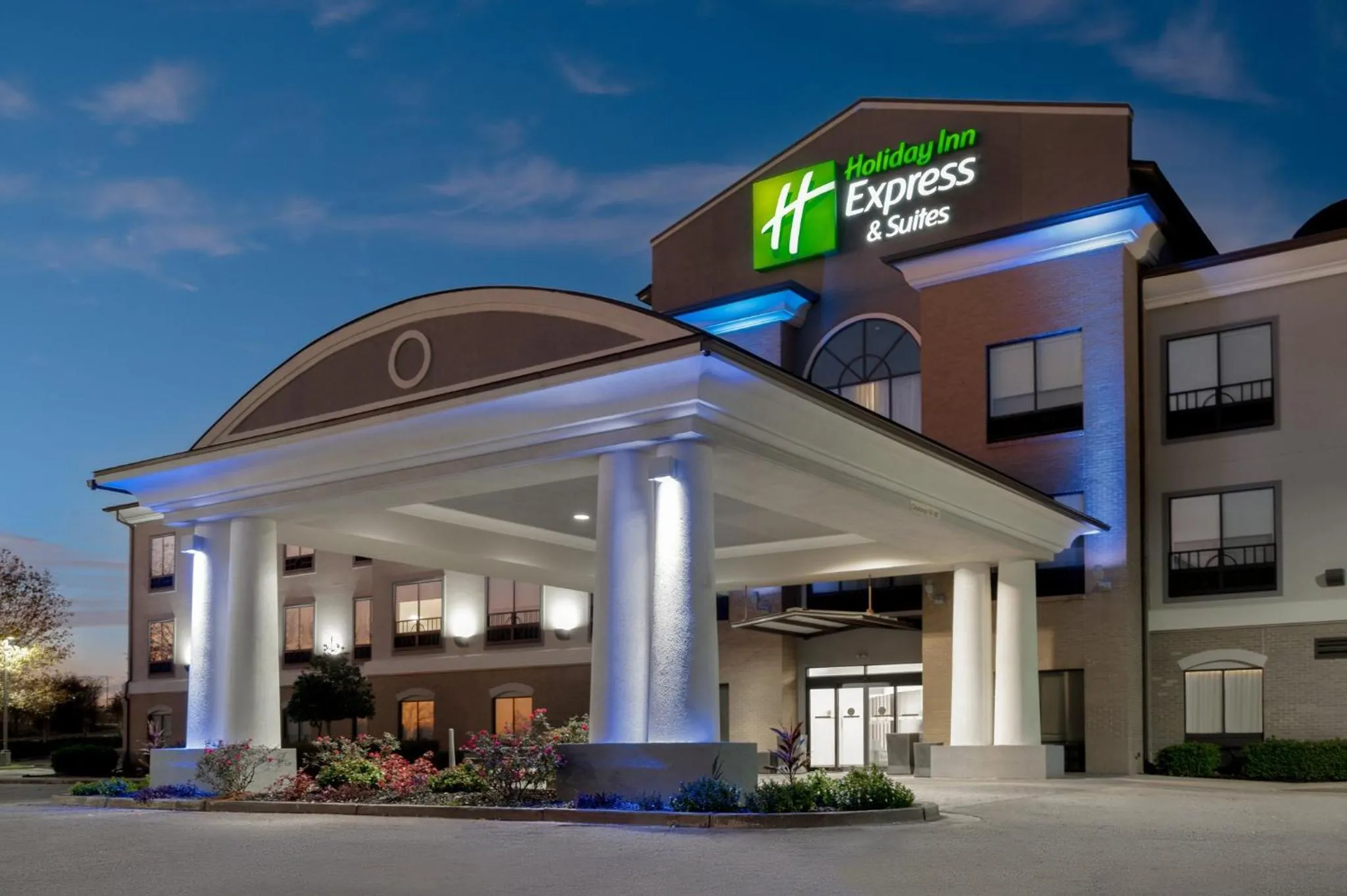 Property building in Holiday Inn Express Hotel & Suites Prattville South by IHG
