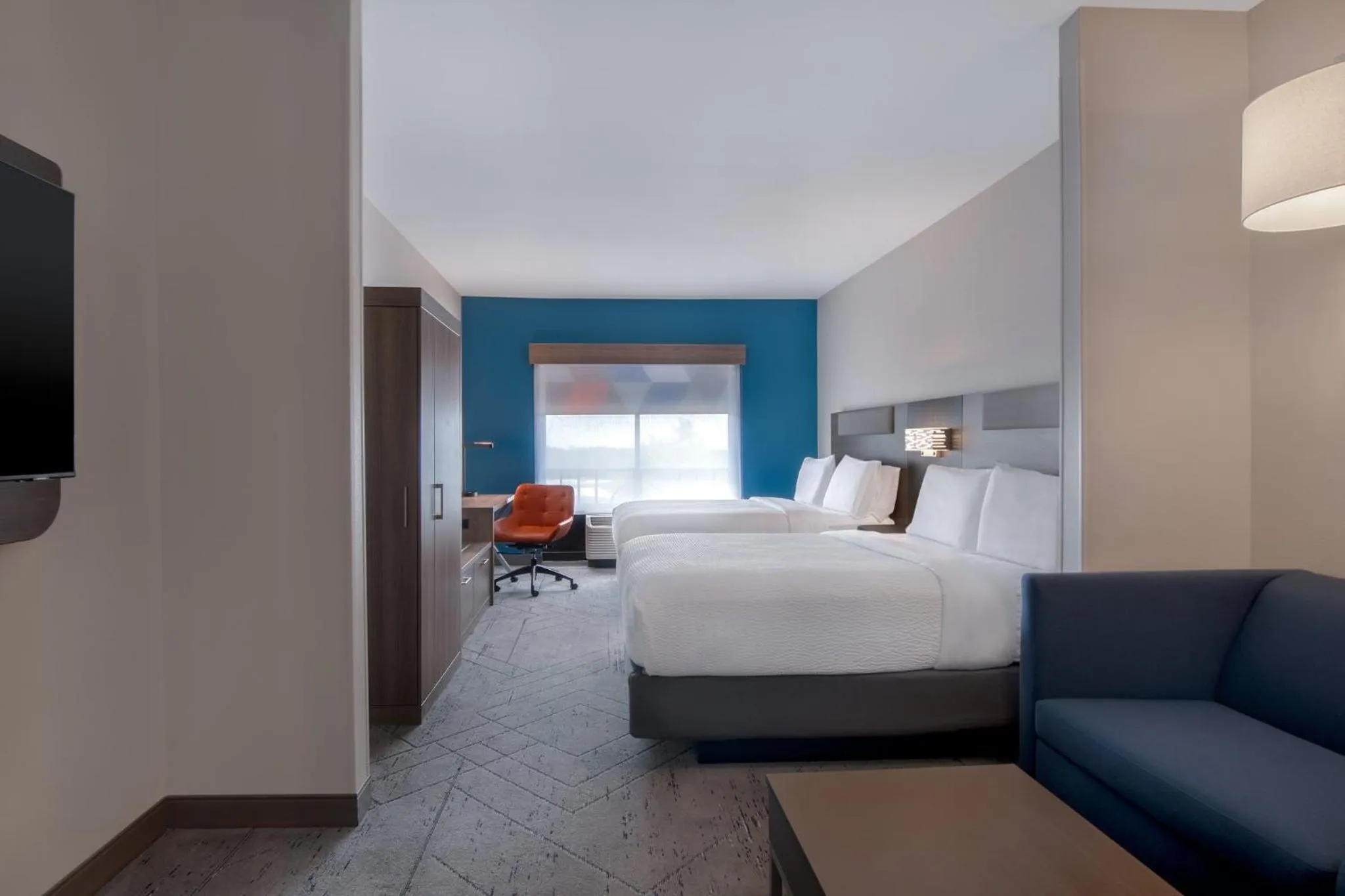 Photo of the whole room, Bed in Holiday Inn Express Hotel & Suites Prattville South by IHG