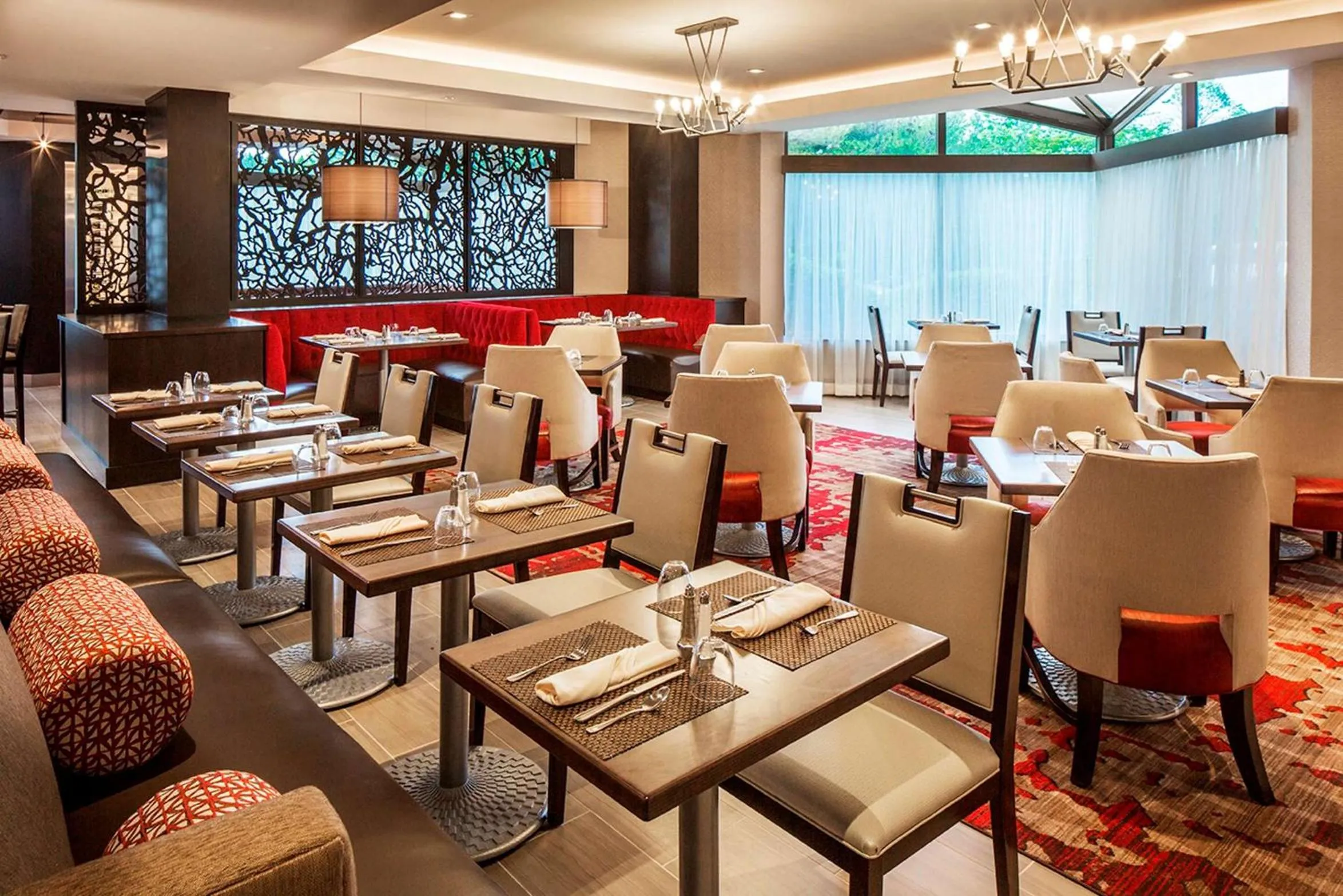 Restaurant/places to eat in DoubleTree by Hilton Hotel Largo Washington DC