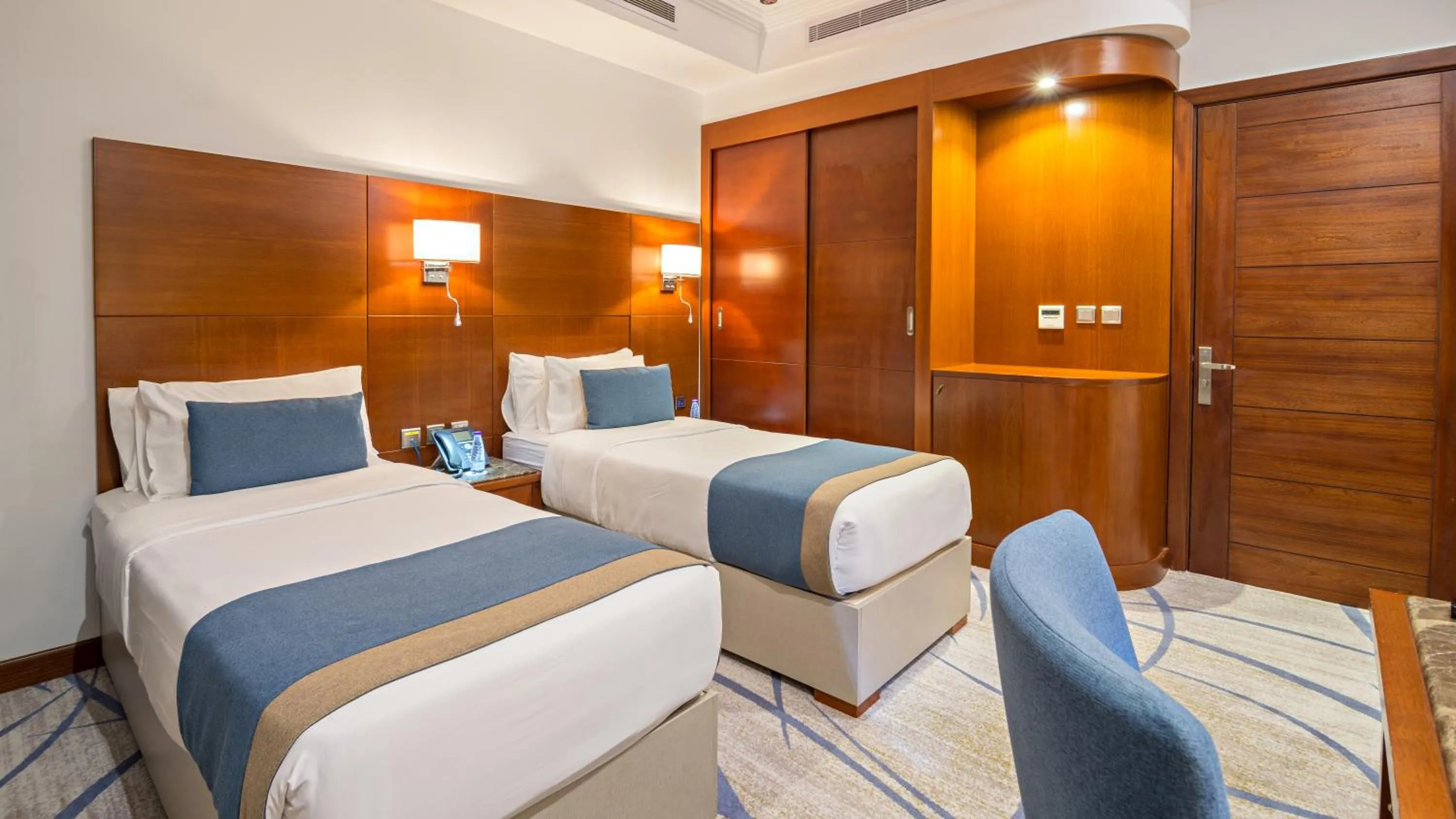 Bed in Jiwar Almasi Hotel