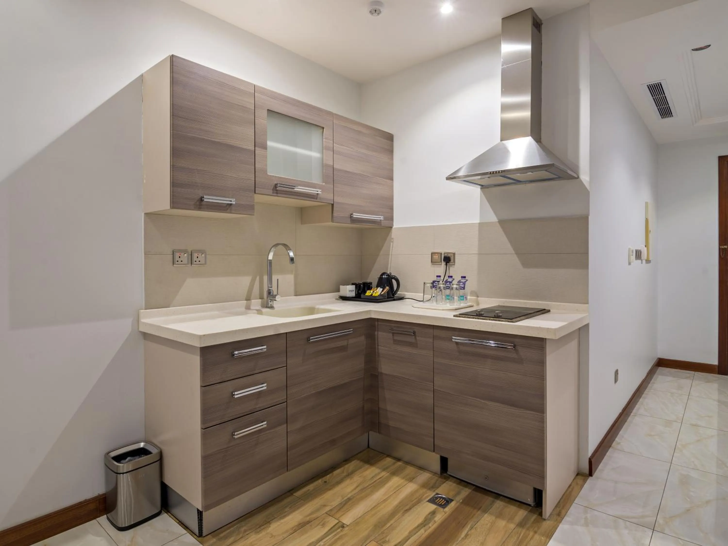 Kitchen or kitchenette in Jiwar Almasi Hotel