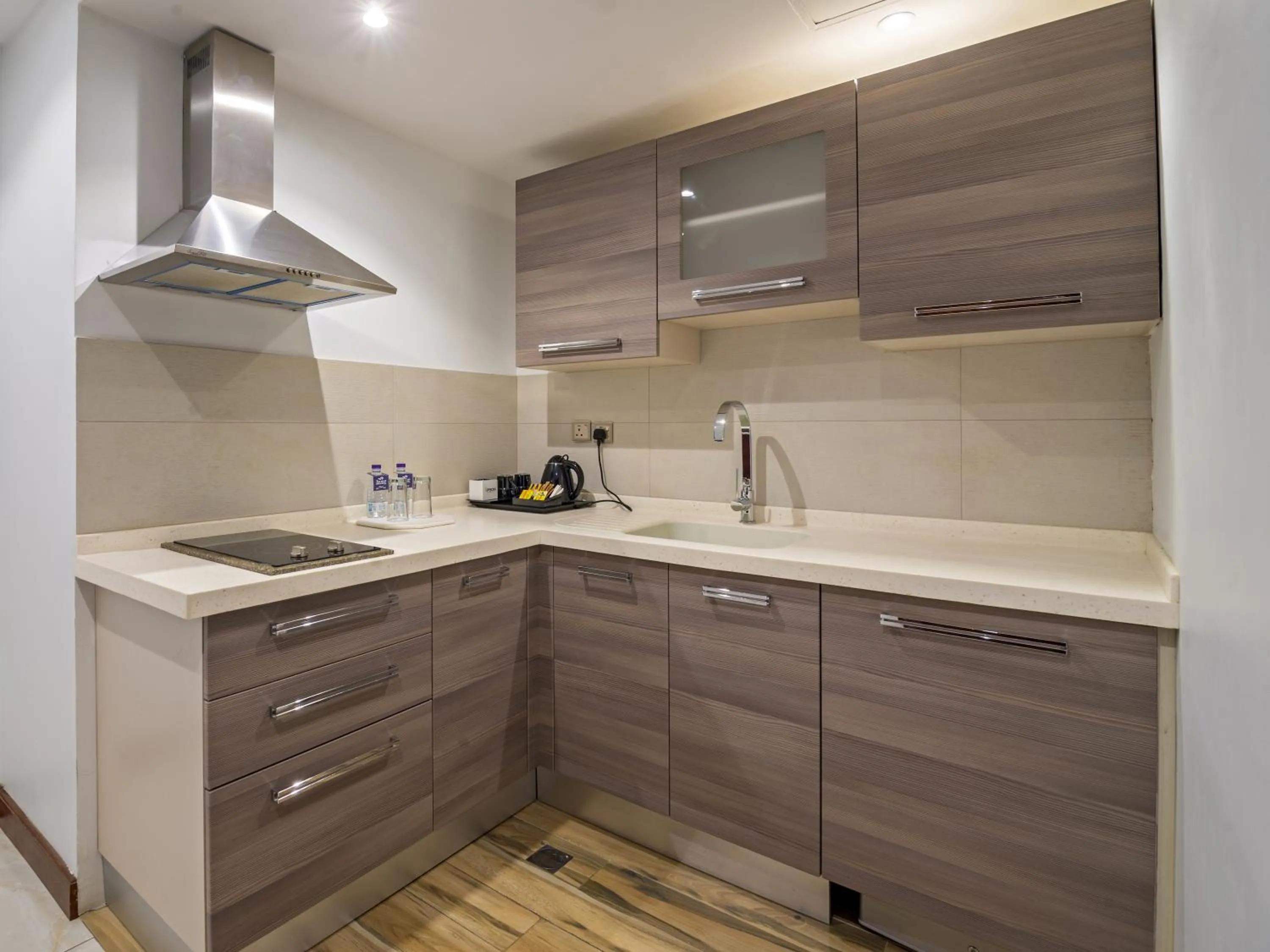 Kitchen or kitchenette in Jiwar Almasi Hotel