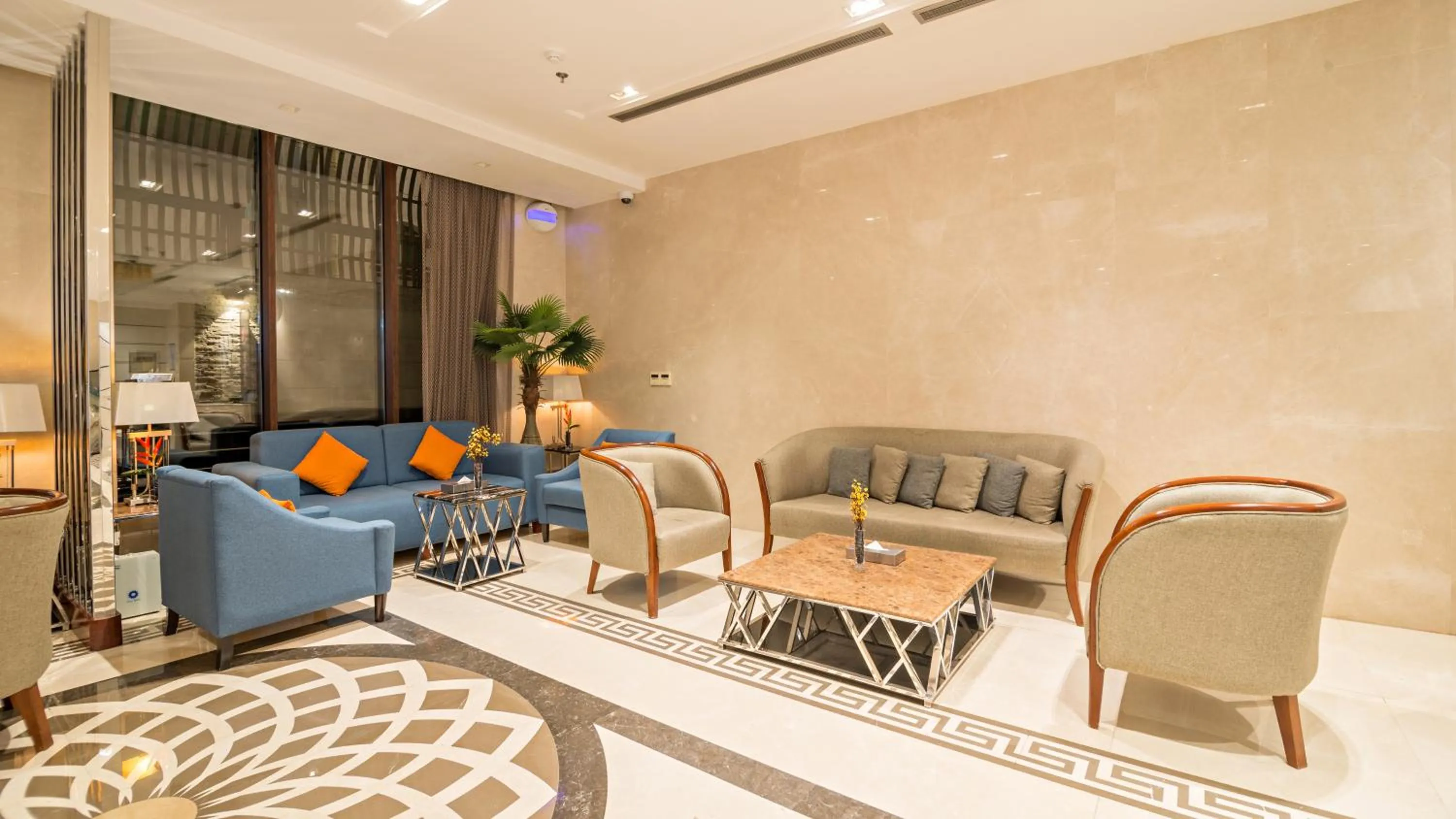 Lobby or reception in Jiwar Almasi Hotel