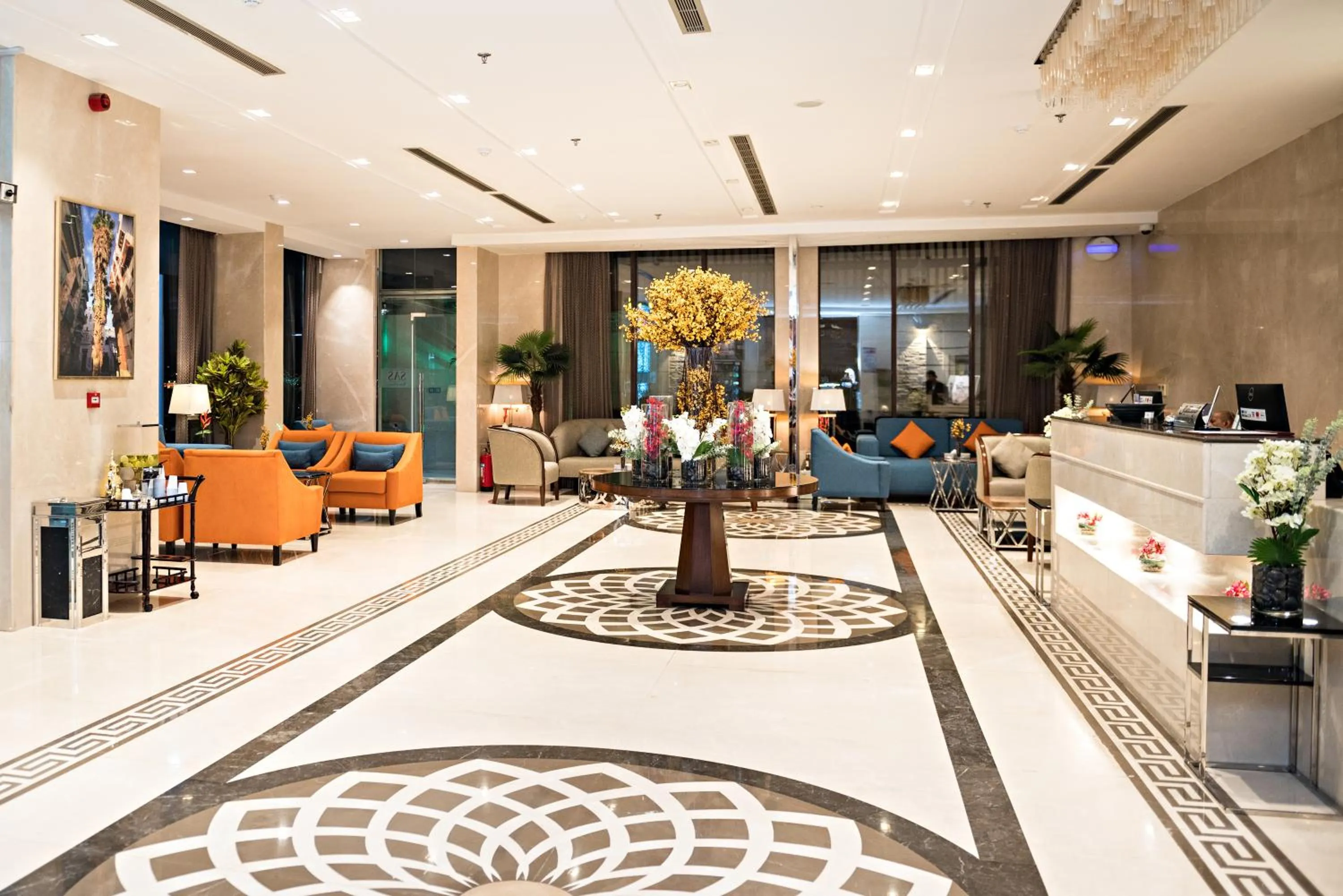 Lobby or reception in Jiwar Almasi Hotel